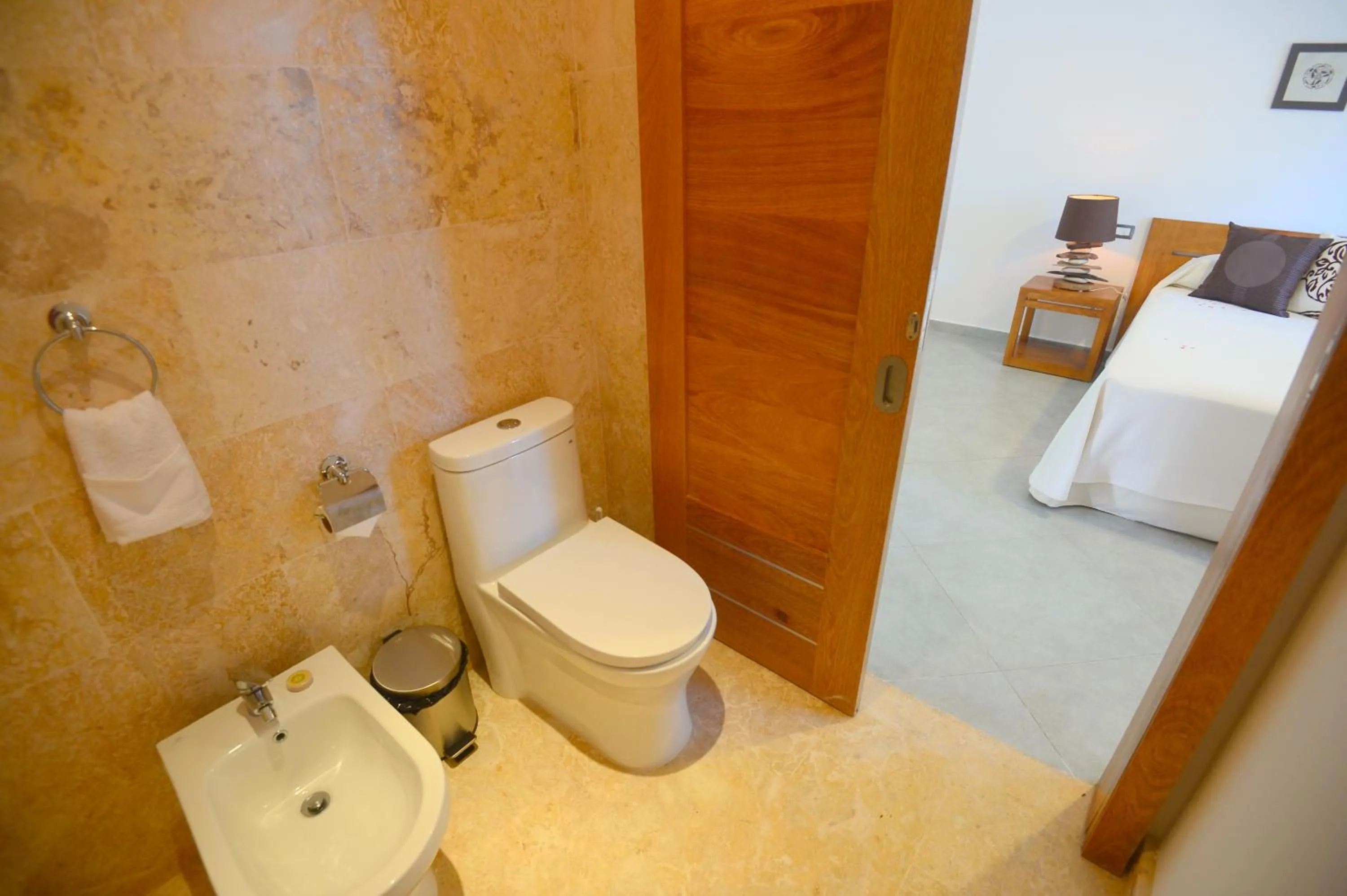 Bathroom, Bed in Aligio Apart-hotel & Spa - Las Terrenas