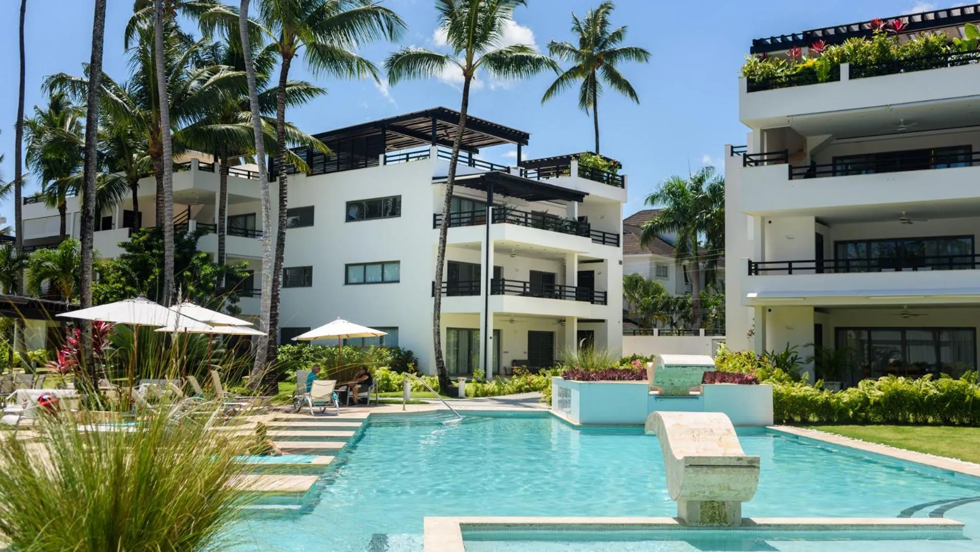 Swimming pool in Aligio Apart-hotel & Spa - Las Terrenas