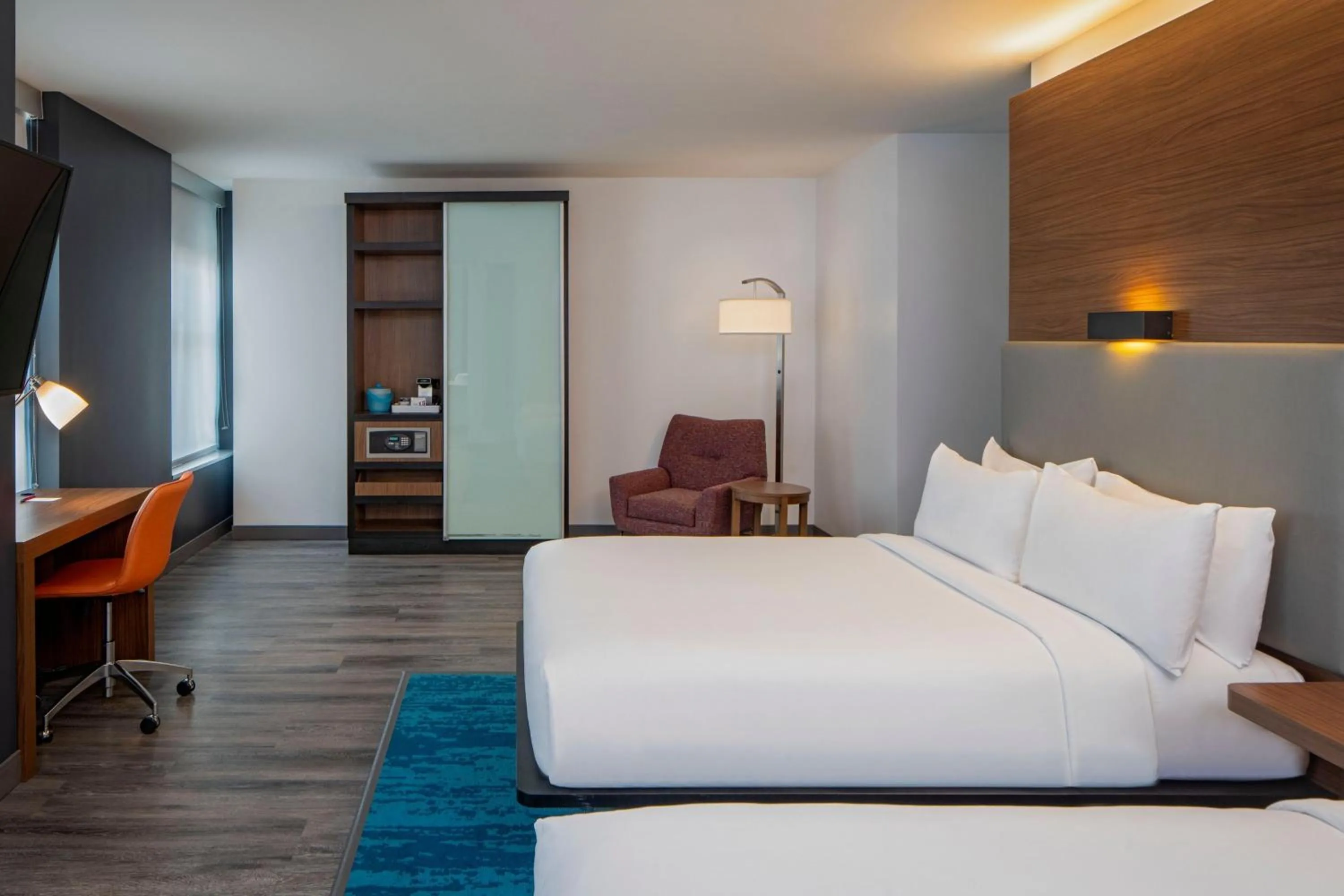 Photo of the whole room, Bed in Aloft New Orleans Downtown