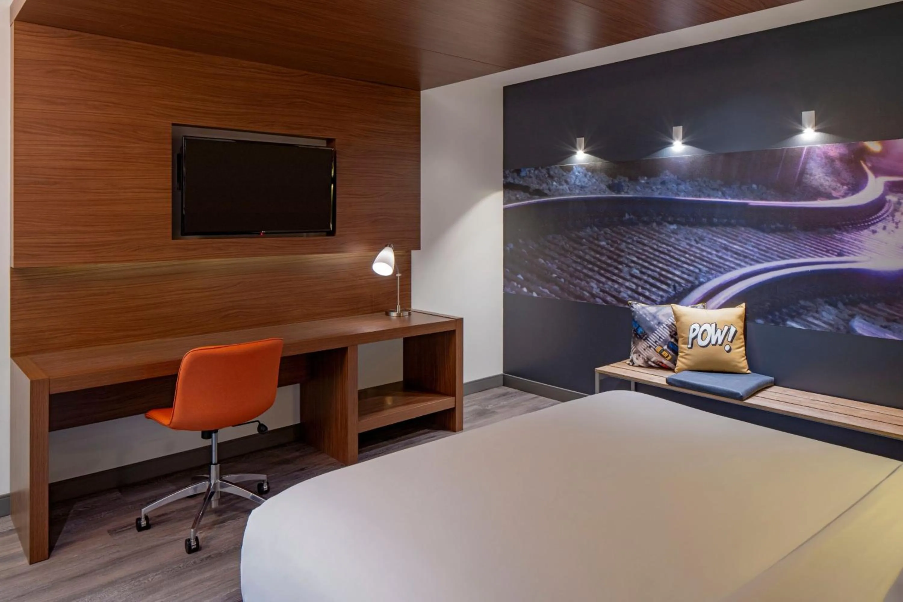 Photo of the whole room, Bed in Aloft New Orleans Downtown