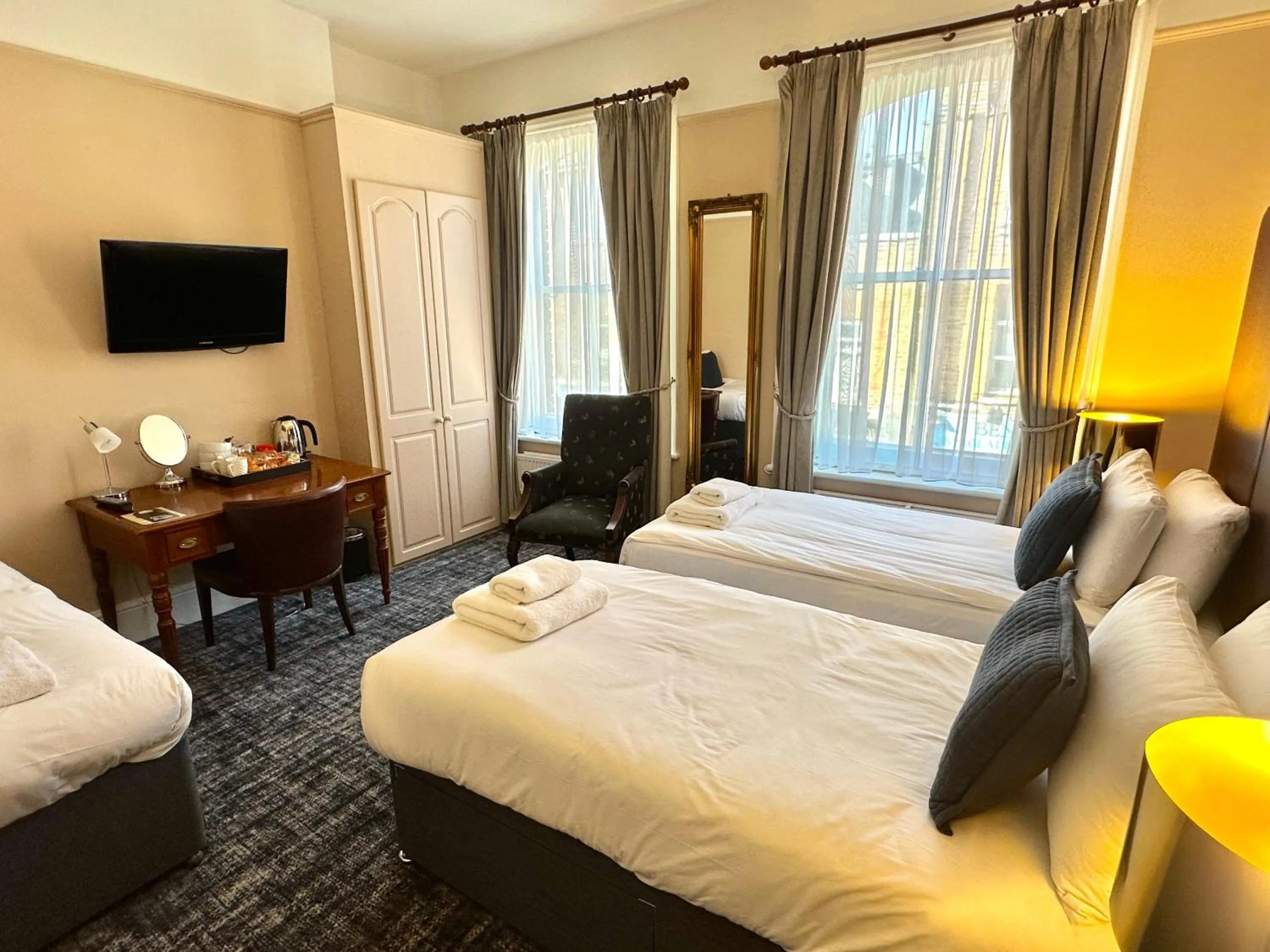 Bed in The Red Cow - Guest House