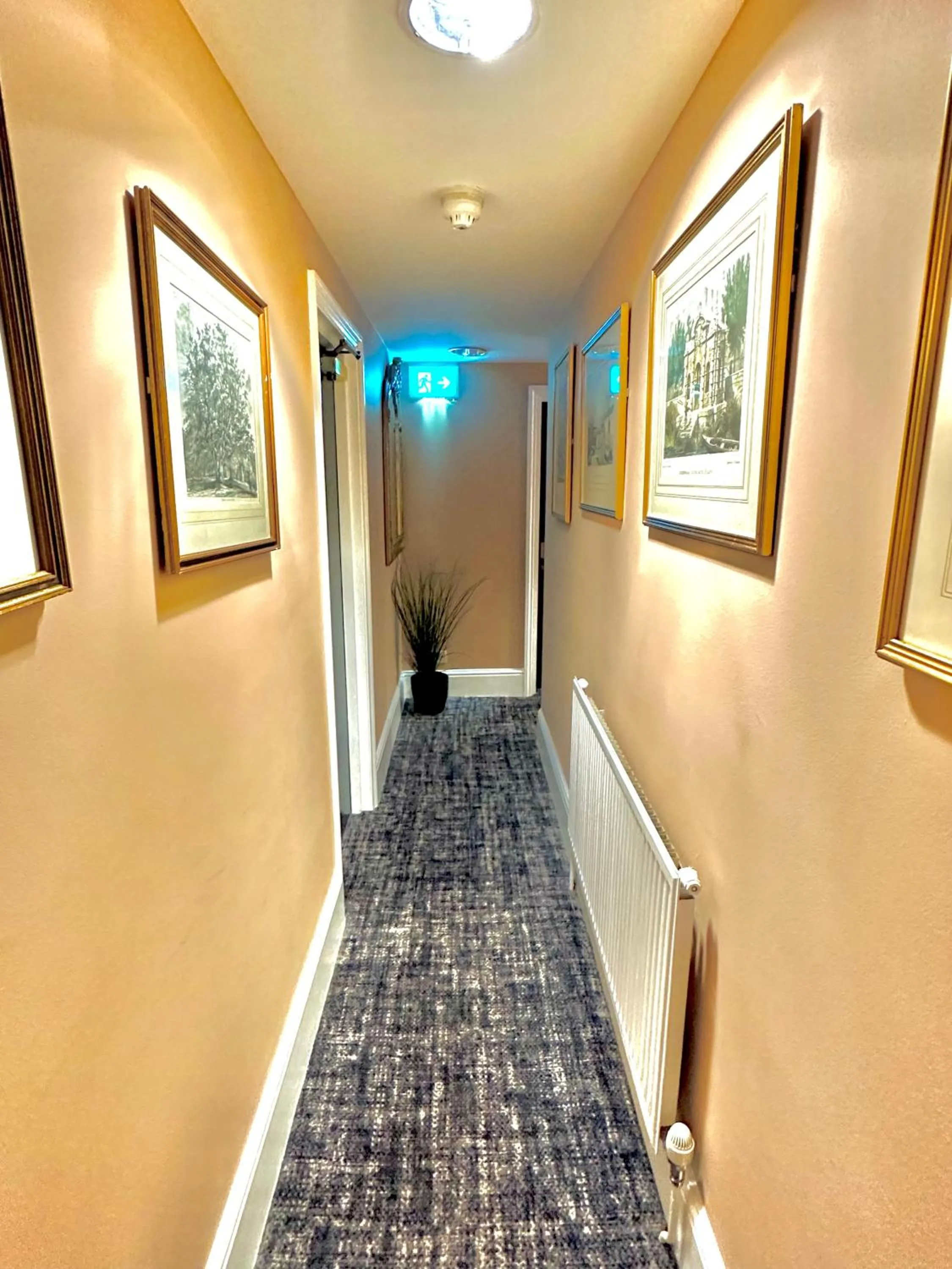 The Red Cow - Guest House