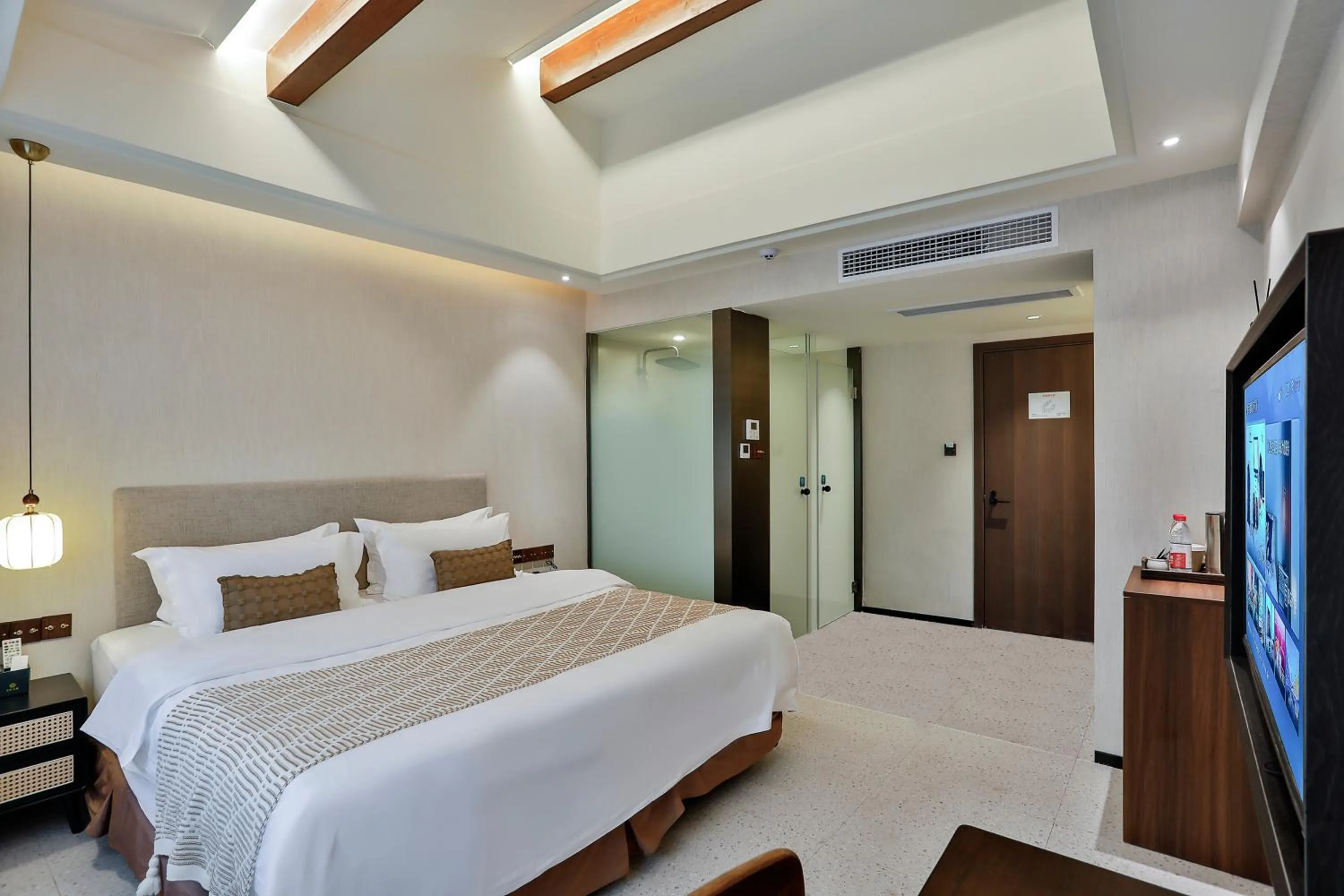 Bed in Yurong West Lake Cottage Resort Hotel Hangzhou