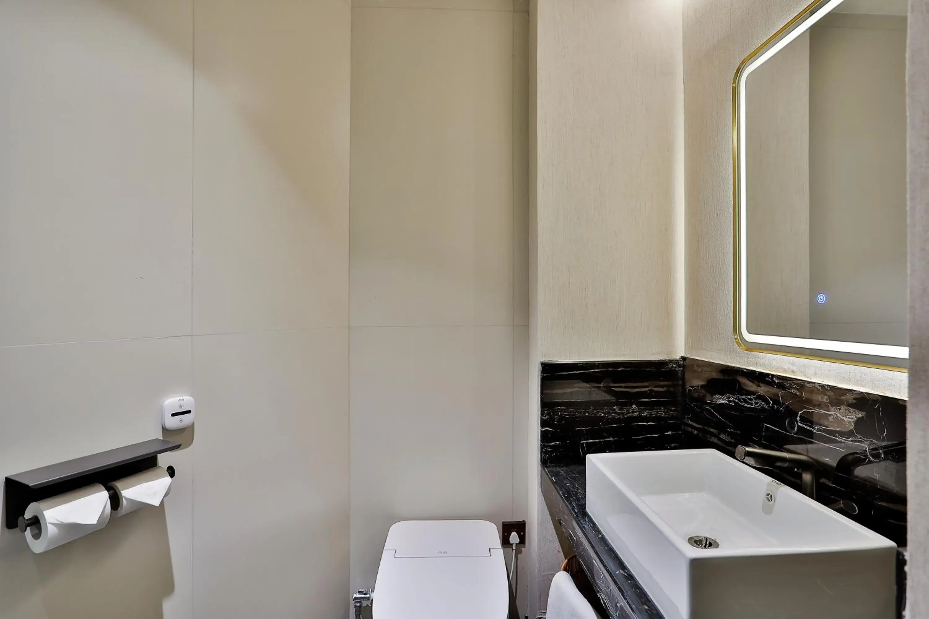 Exquisite Queen Room in Yurong West Lake Cottage Resort Hotel Hangzhou Exquisite Queen Room in Yurong West Lake Cottage Resort Hotel Hangzhou