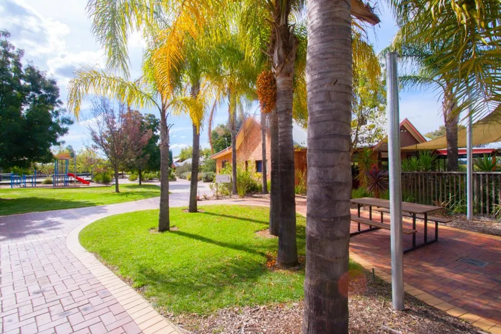 Swimming pool in Perricoota Vines Retreat