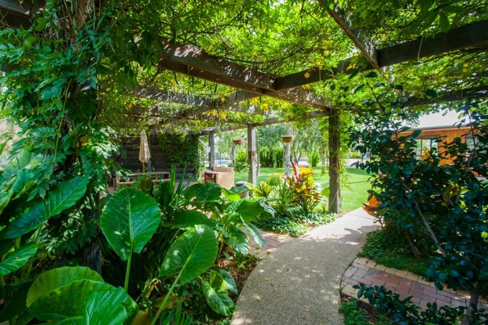 Spring in Perricoota Vines Retreat