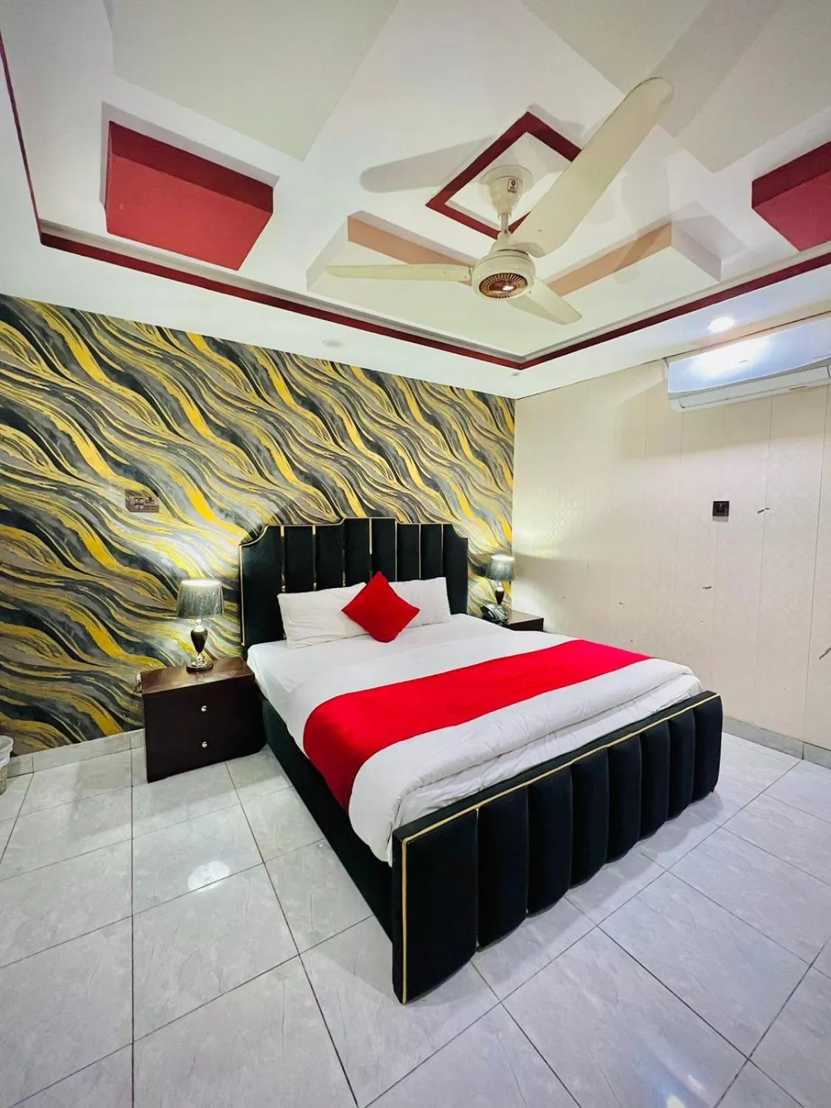 Bed in Hotel Relax Inn Rawalpindi