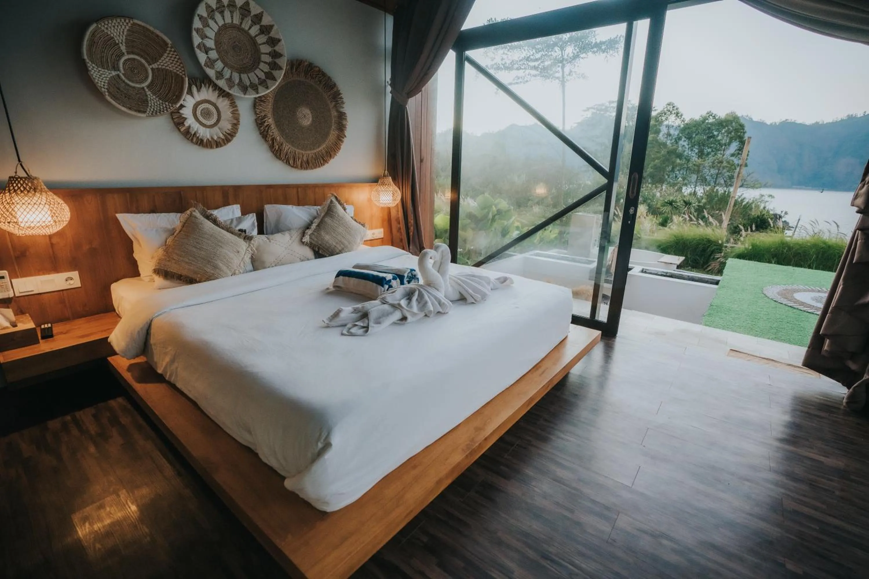 Bed in Skylake Villa