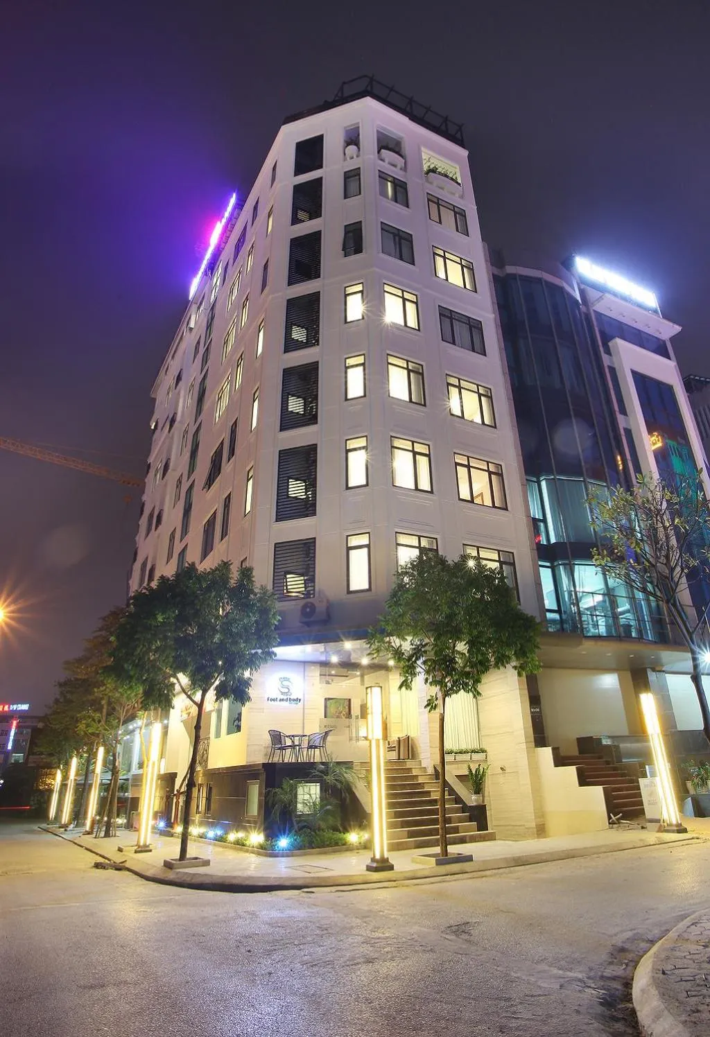 Property building in Western Hanoi Hotel