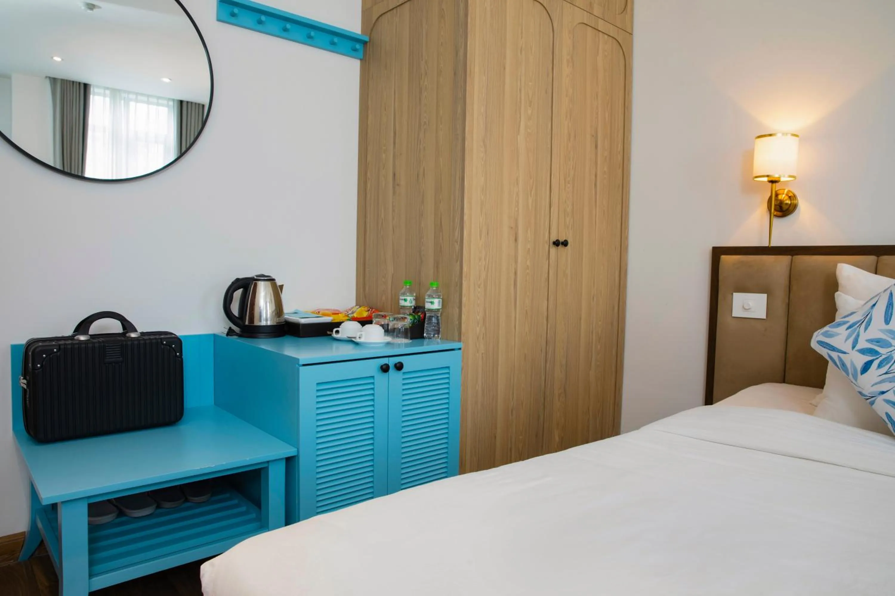 hair dresser, Bed in Western Hanoi Hotel