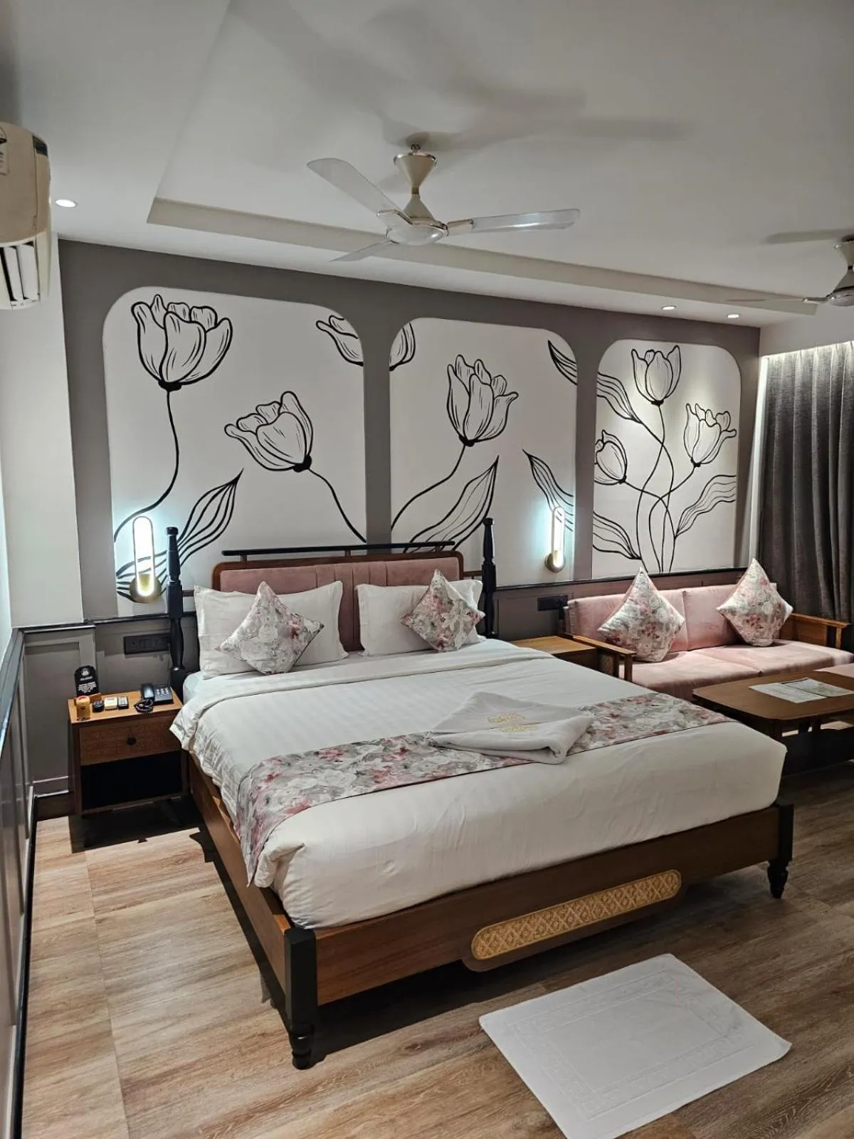 Bed in Hotel Sonar Bangla Kolaghat