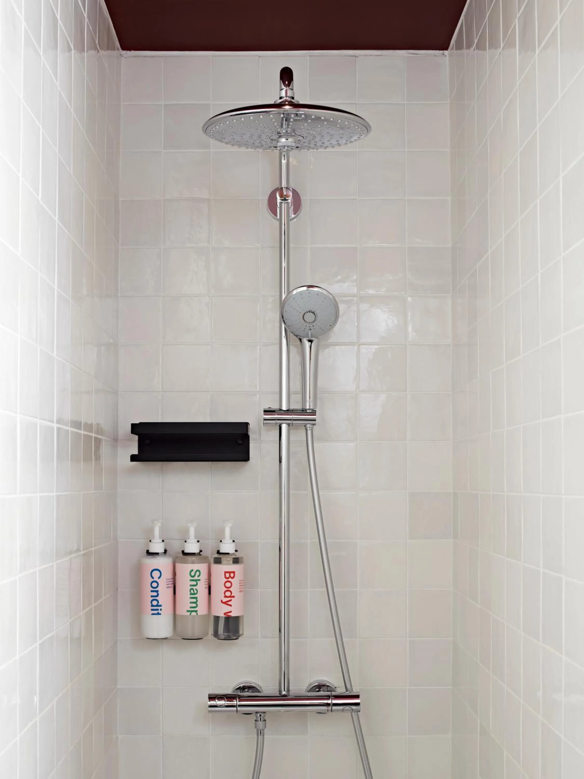 Shower in Numa Paris Champs-Élysées