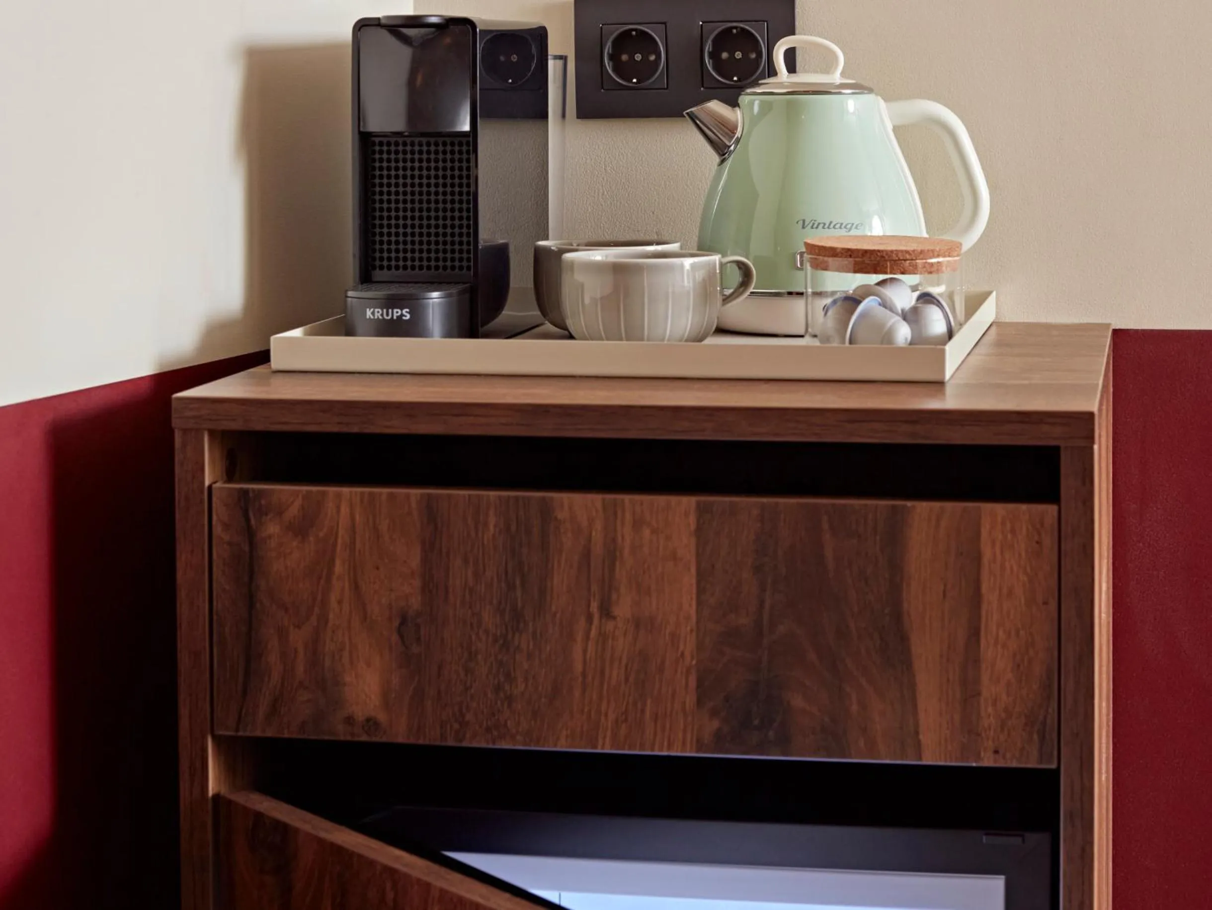 Coffee/tea facilities in Numa Paris Champs-Élysées
