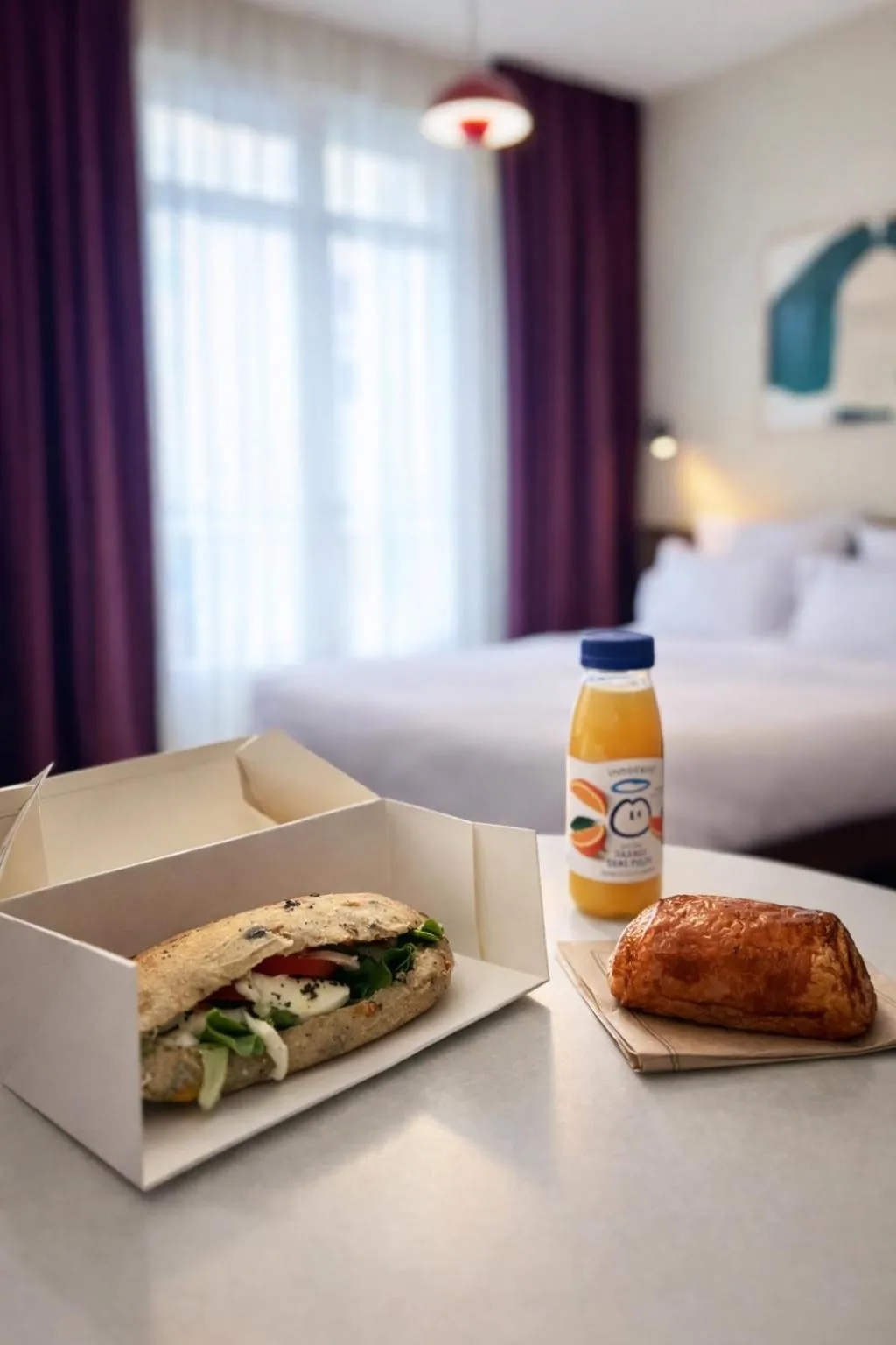 Breakfast, Bed in Numa Paris Champs-Élysées