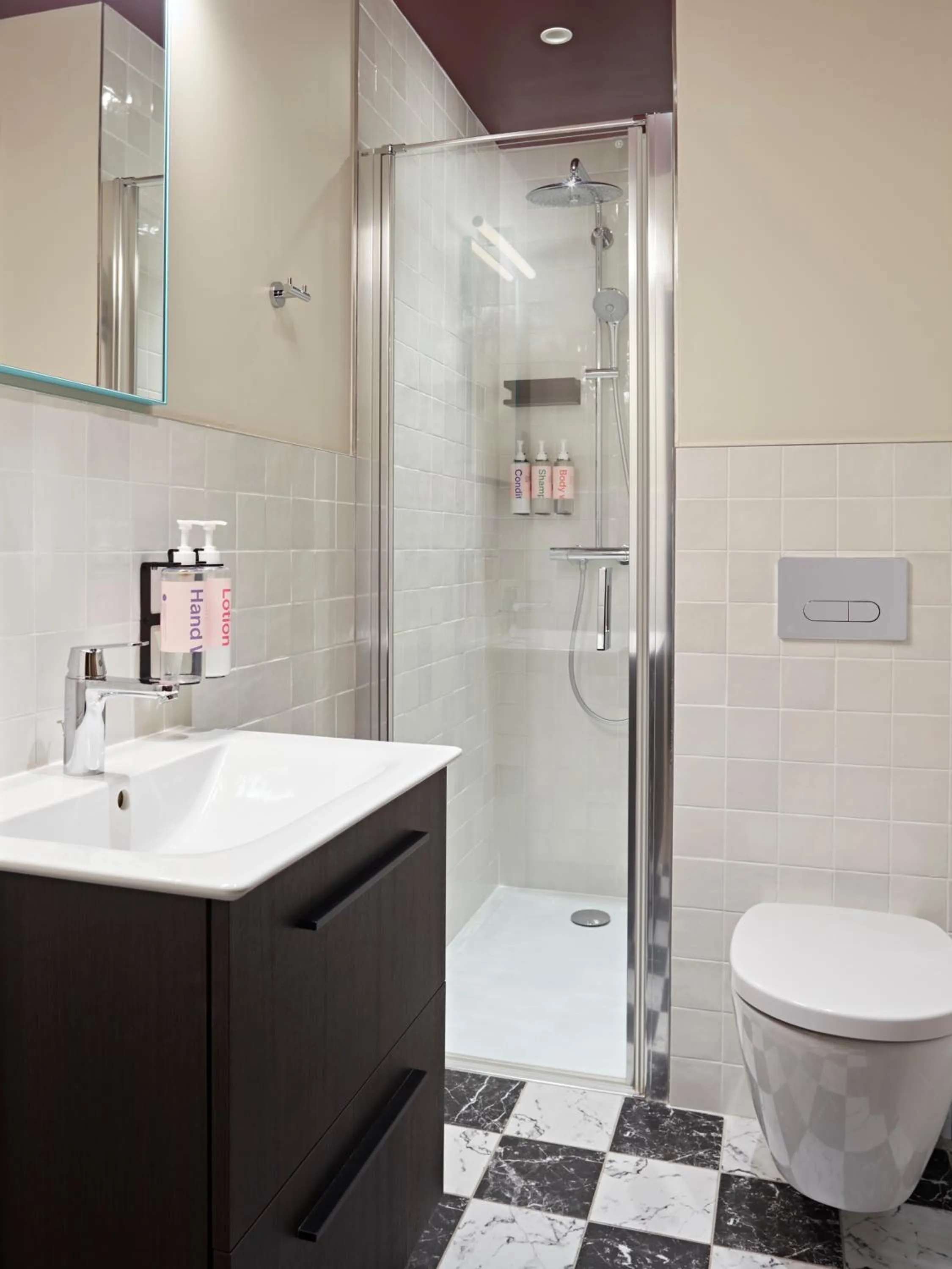 Bathroom in Numa Paris Champs-Élysées