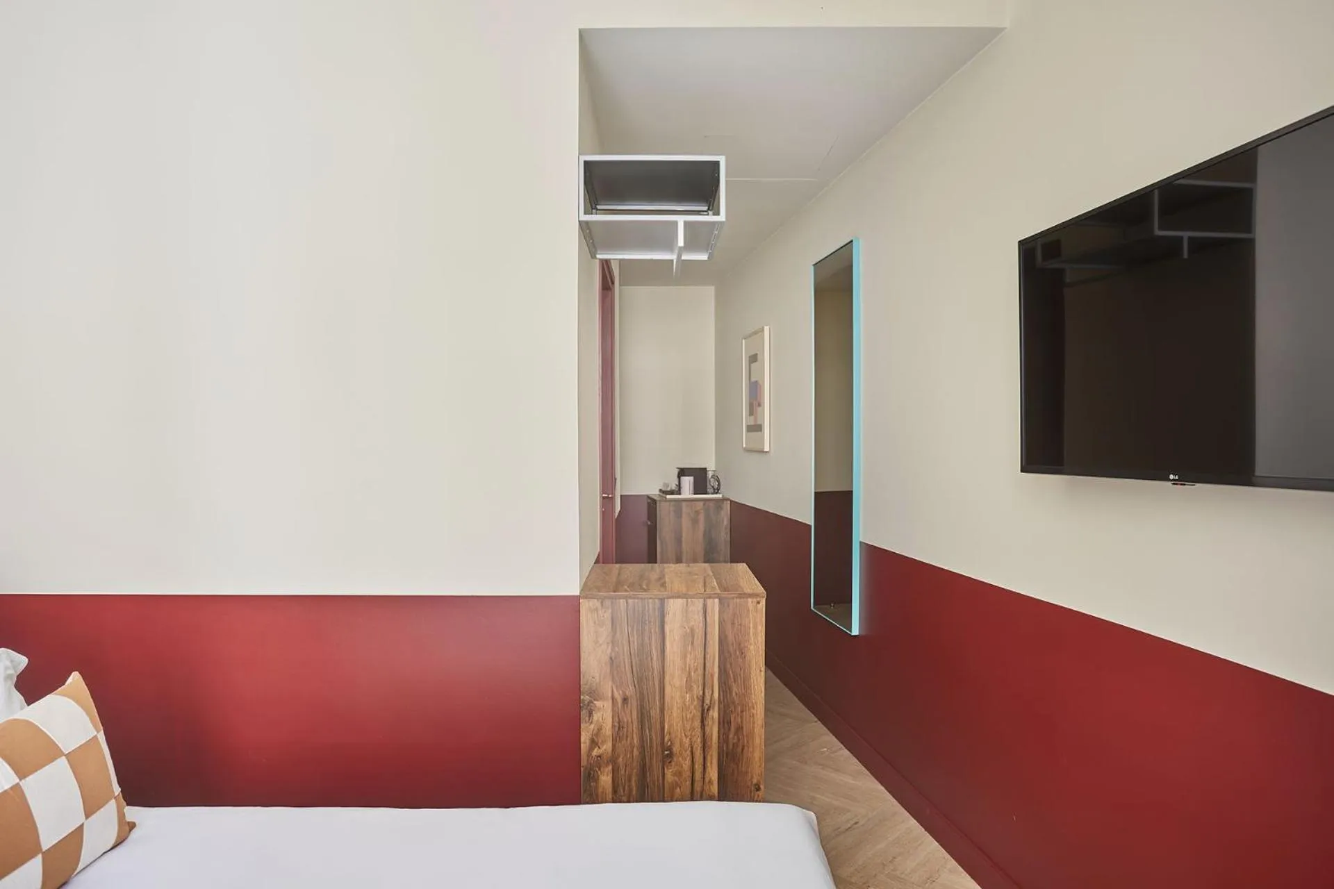 TV and multimedia, Bed in Numa Paris Champs-Élysées