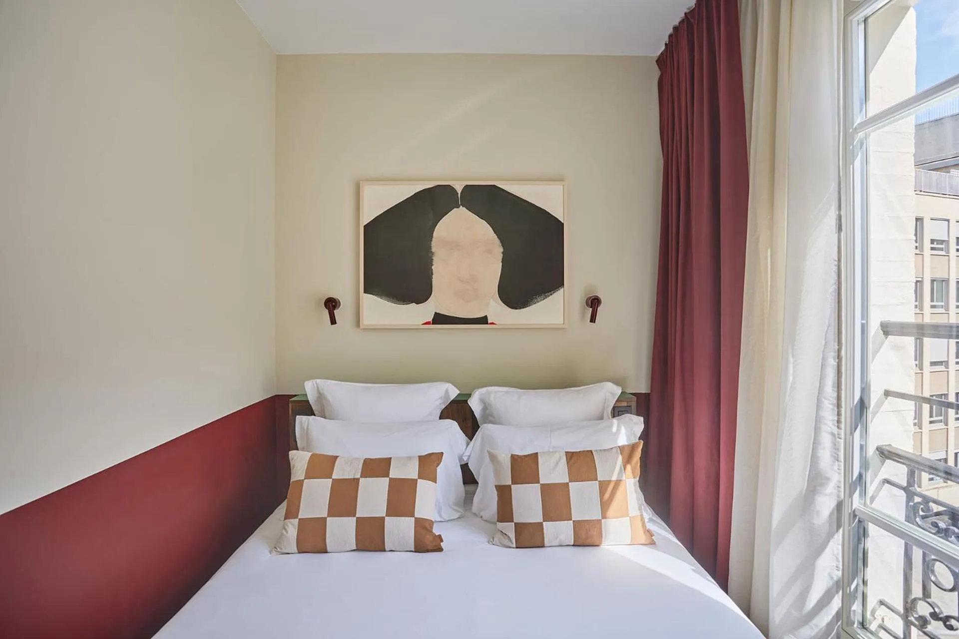 Bed in Numa Paris Champs-Élysées