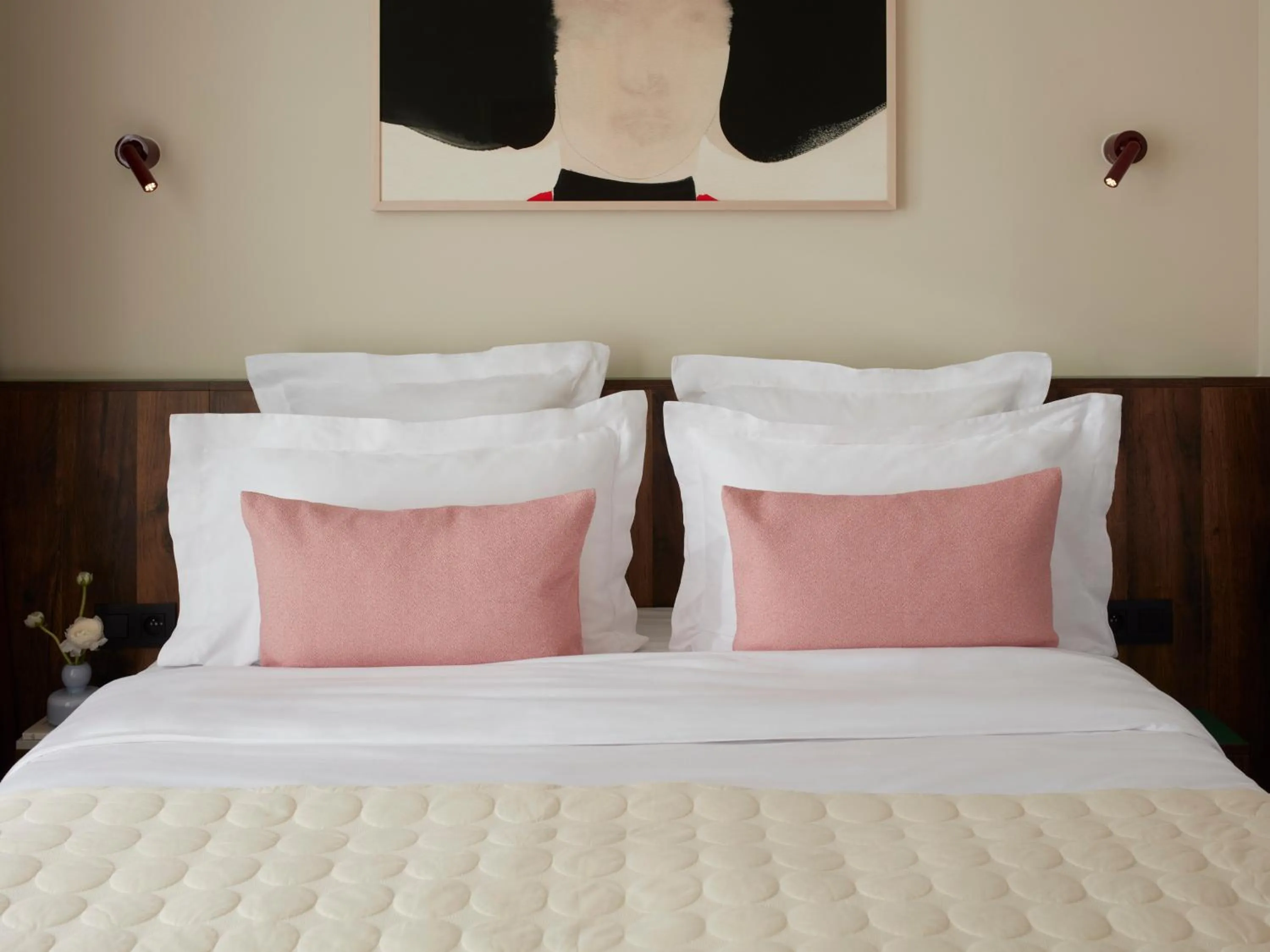 Bed in Numa Paris Champs-Élysées