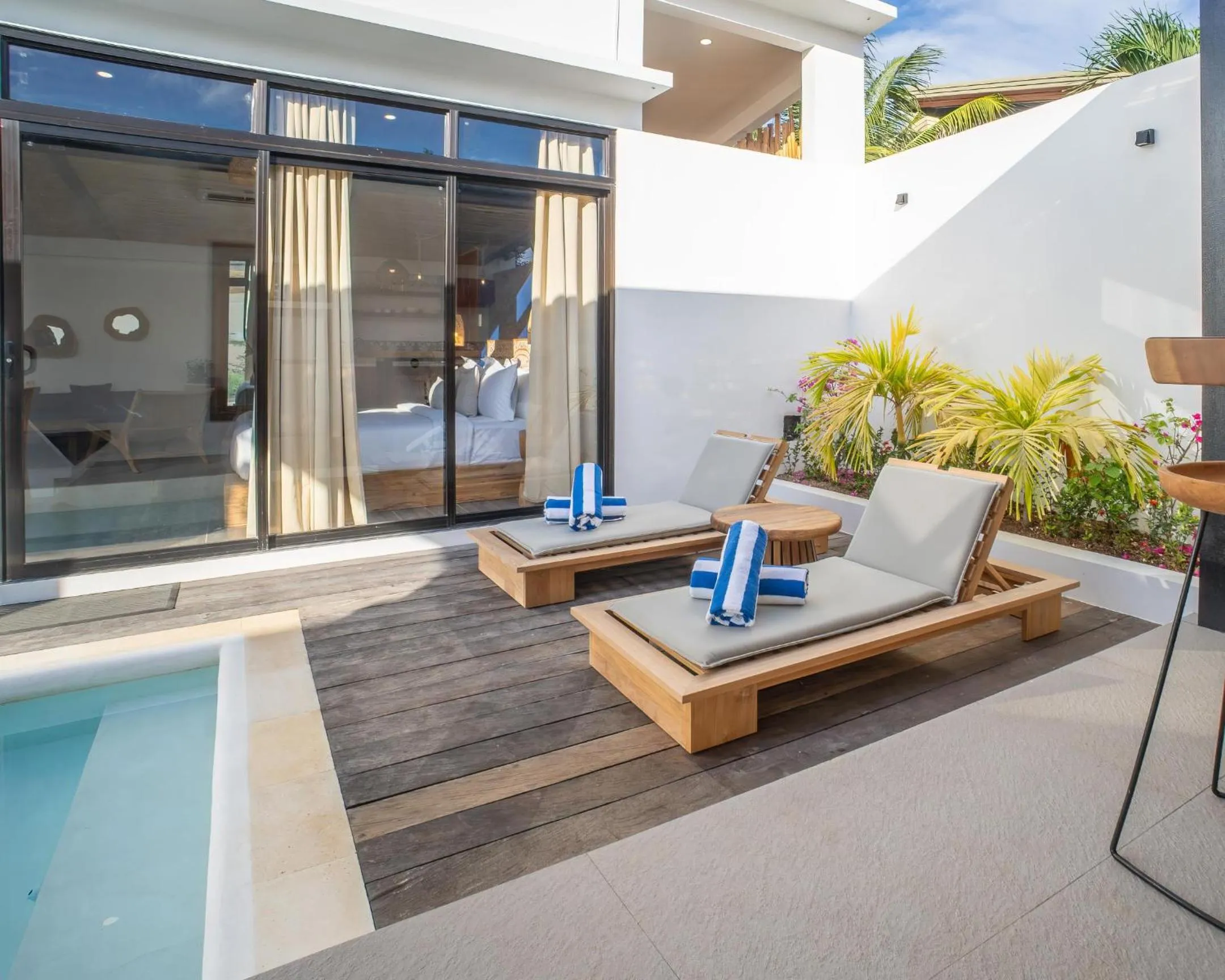 sunbed in Villa Kasadya