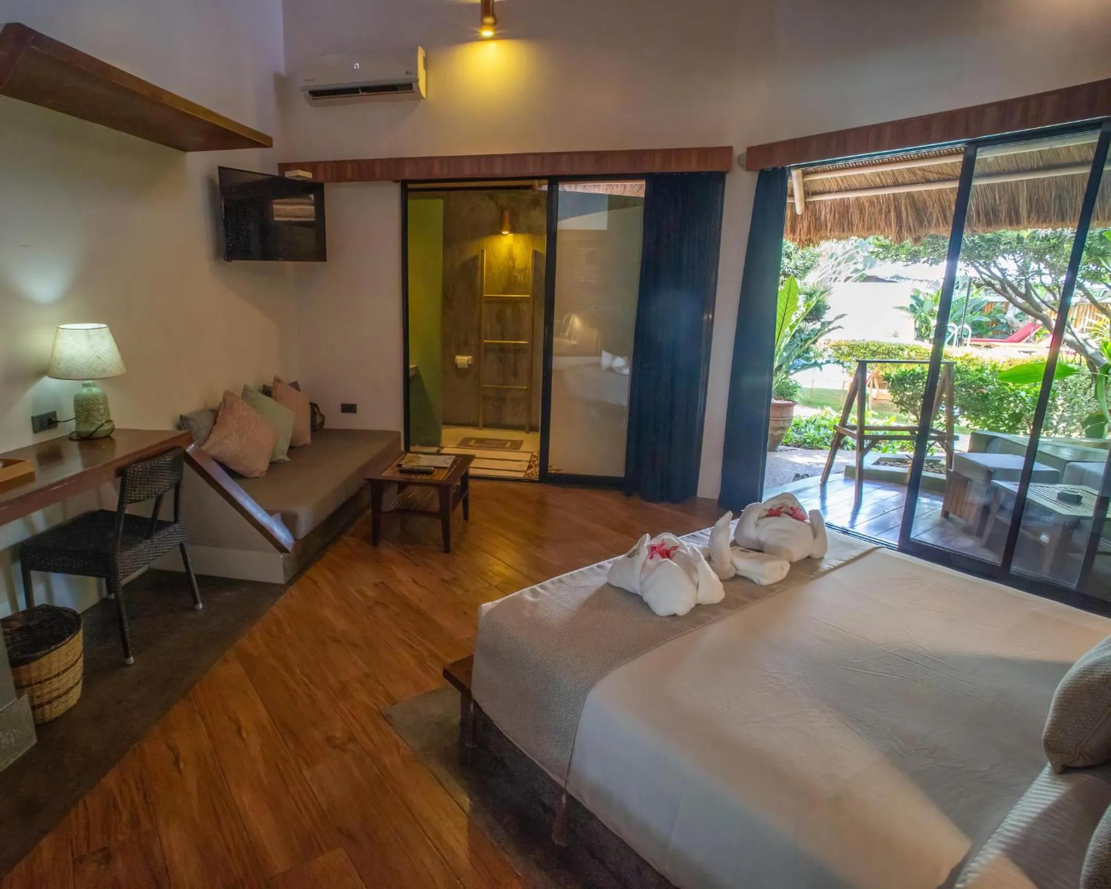 Bedroom, Bed in Villa Kasadya