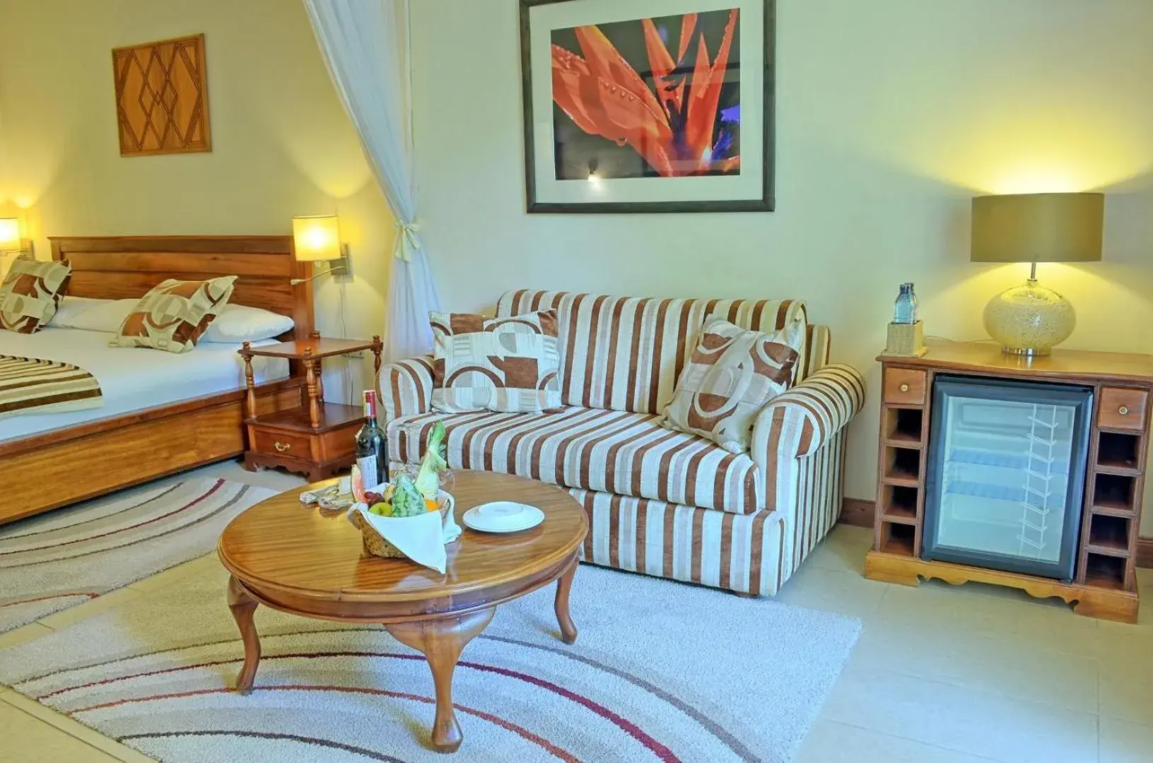 Deluxe Suite - single occupancy in Sovereign Hotel Deluxe Suite - single occupancy in Sovereign Hotel