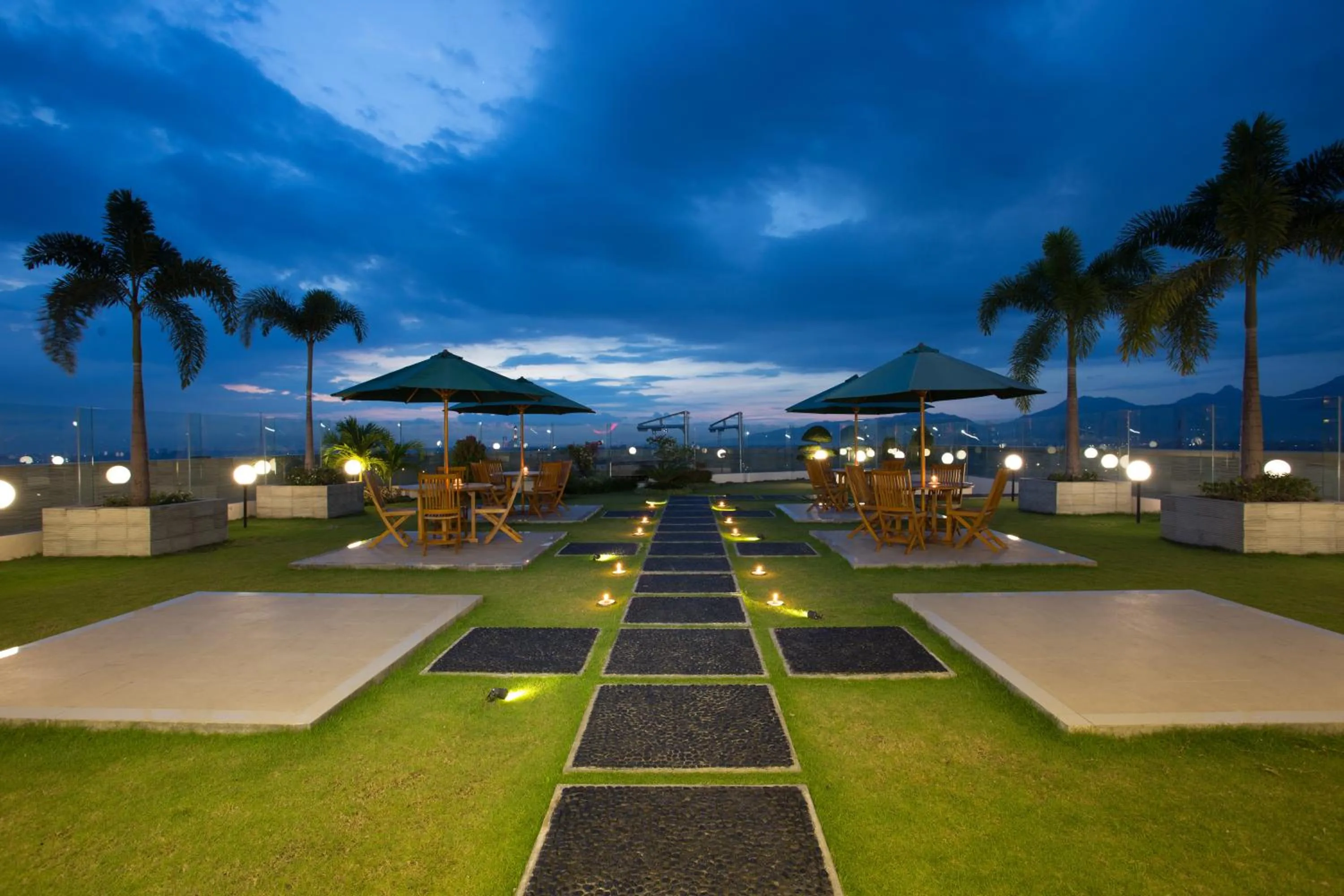 Restaurant/places to eat in Golden Palace Hotel Lombok