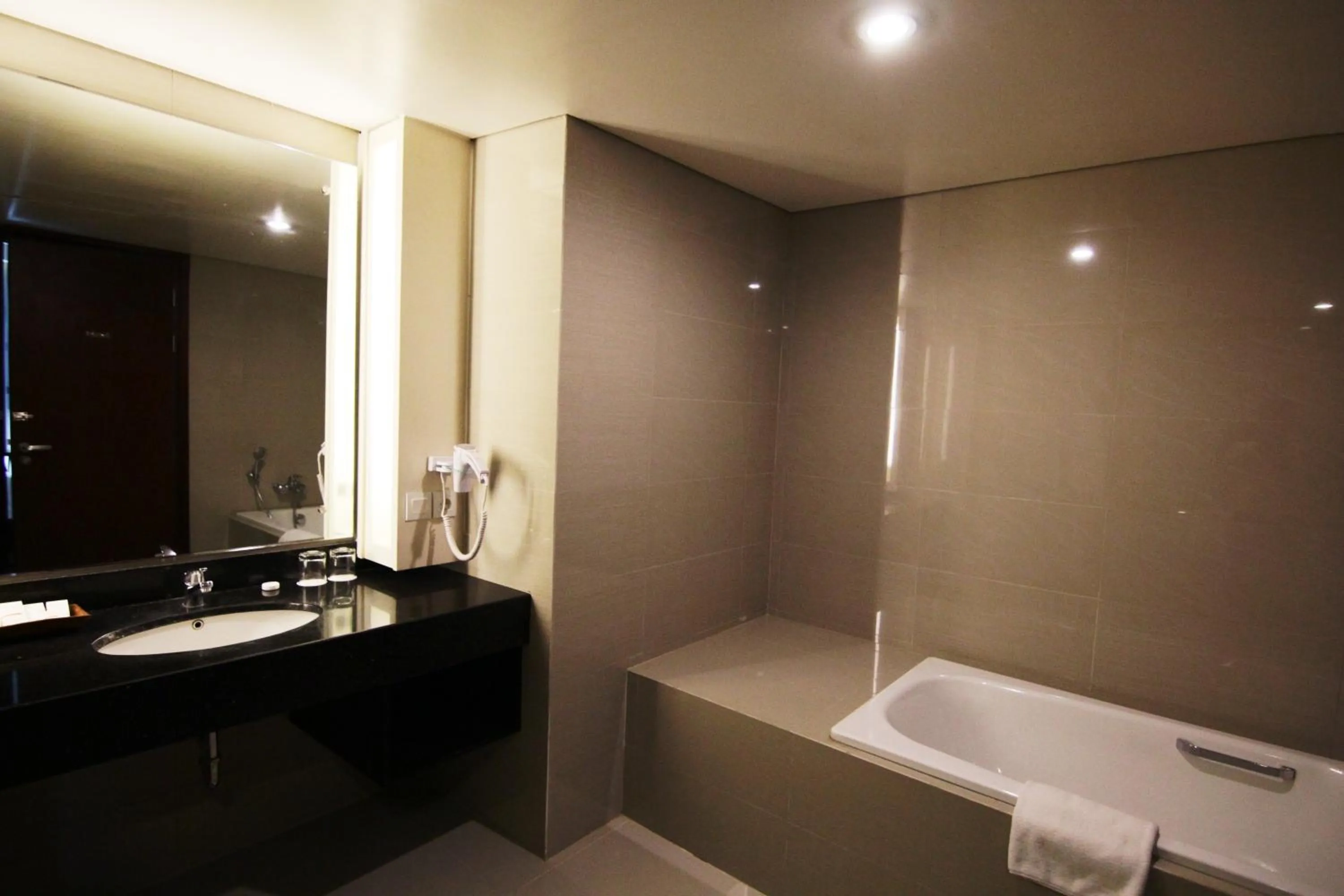 Bathroom in Golden Palace Hotel Lombok