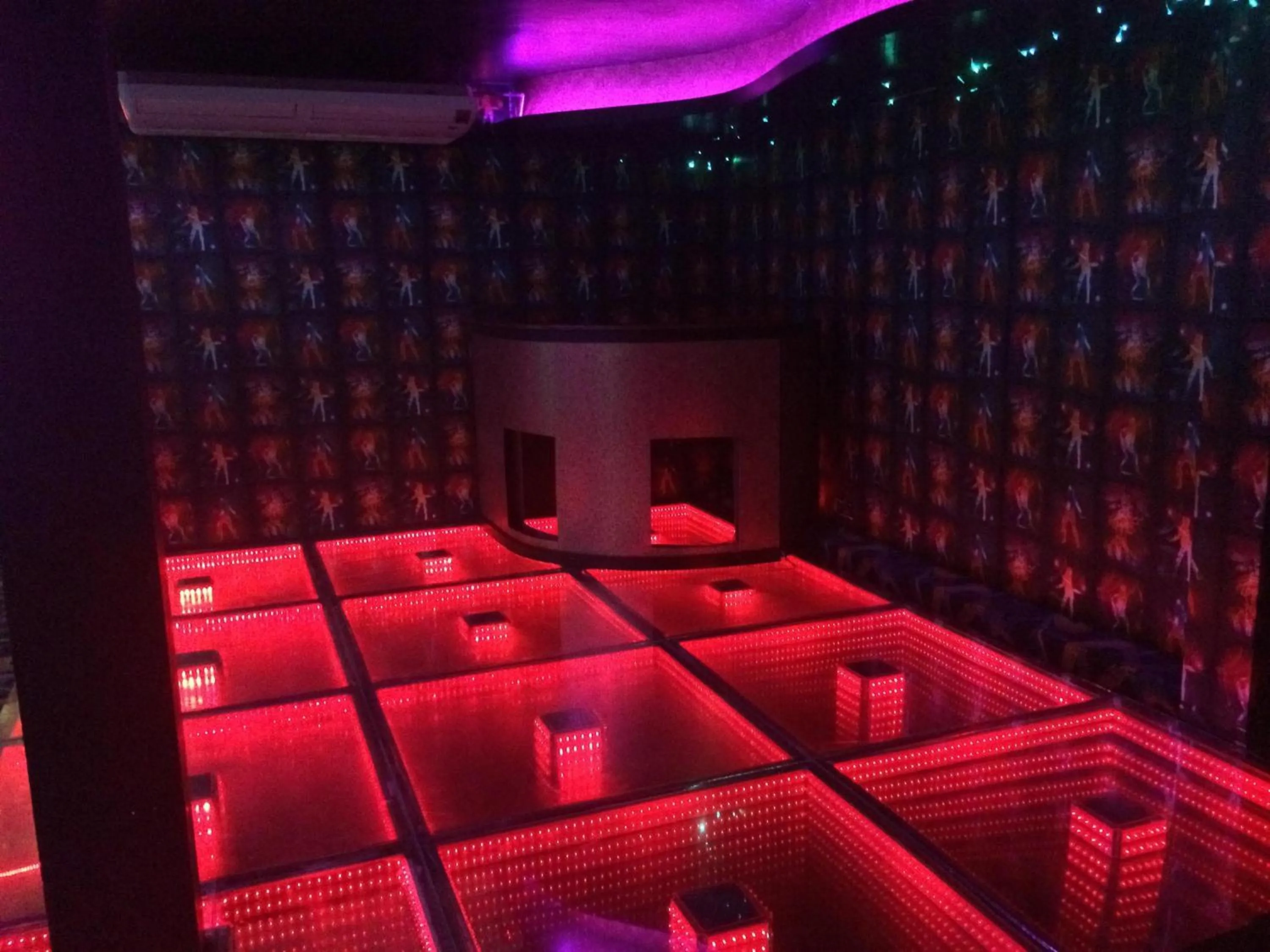 Night in Avenra Beach Hikkaduwa