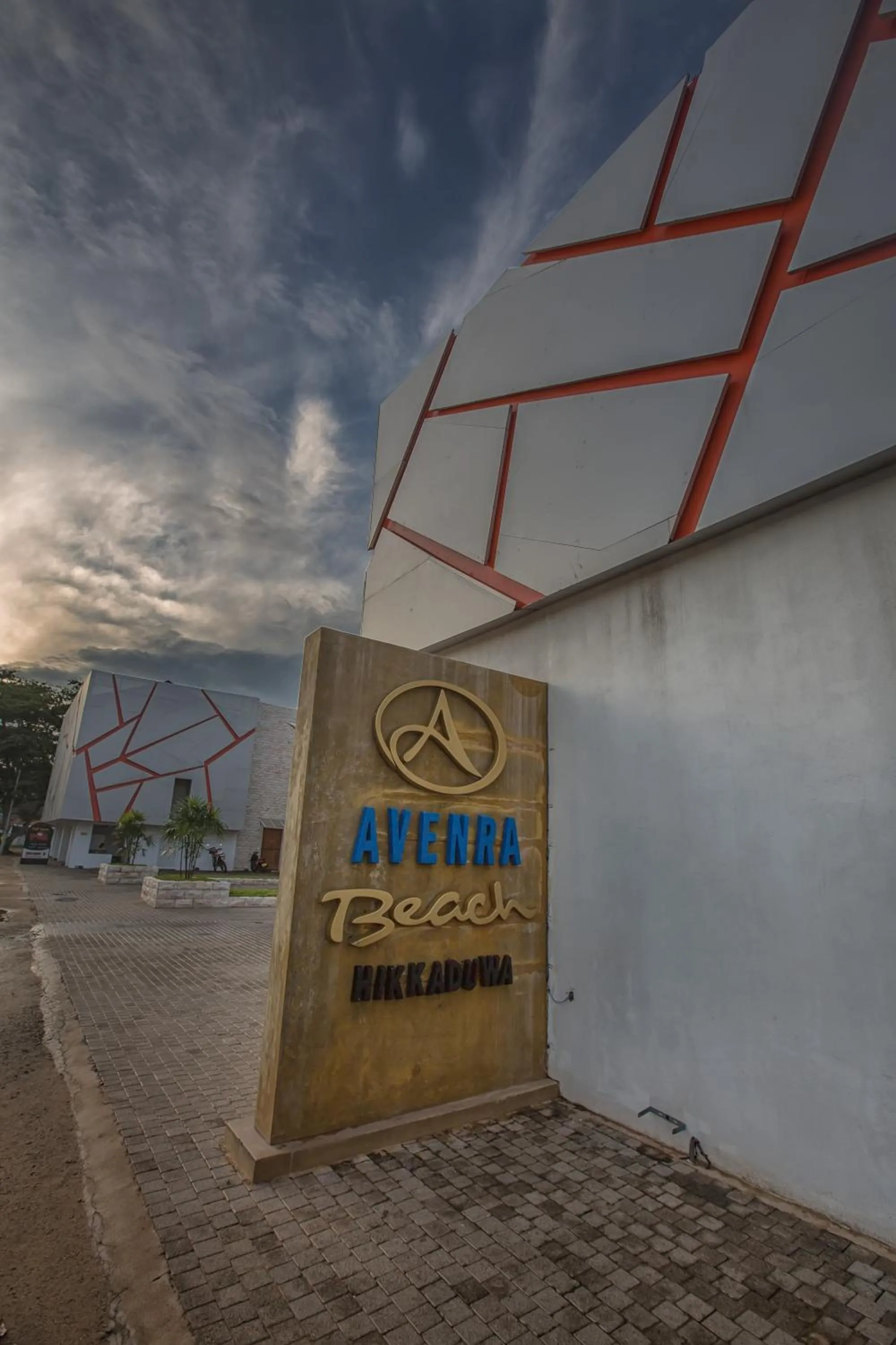 Avenra Beach Hikkaduwa