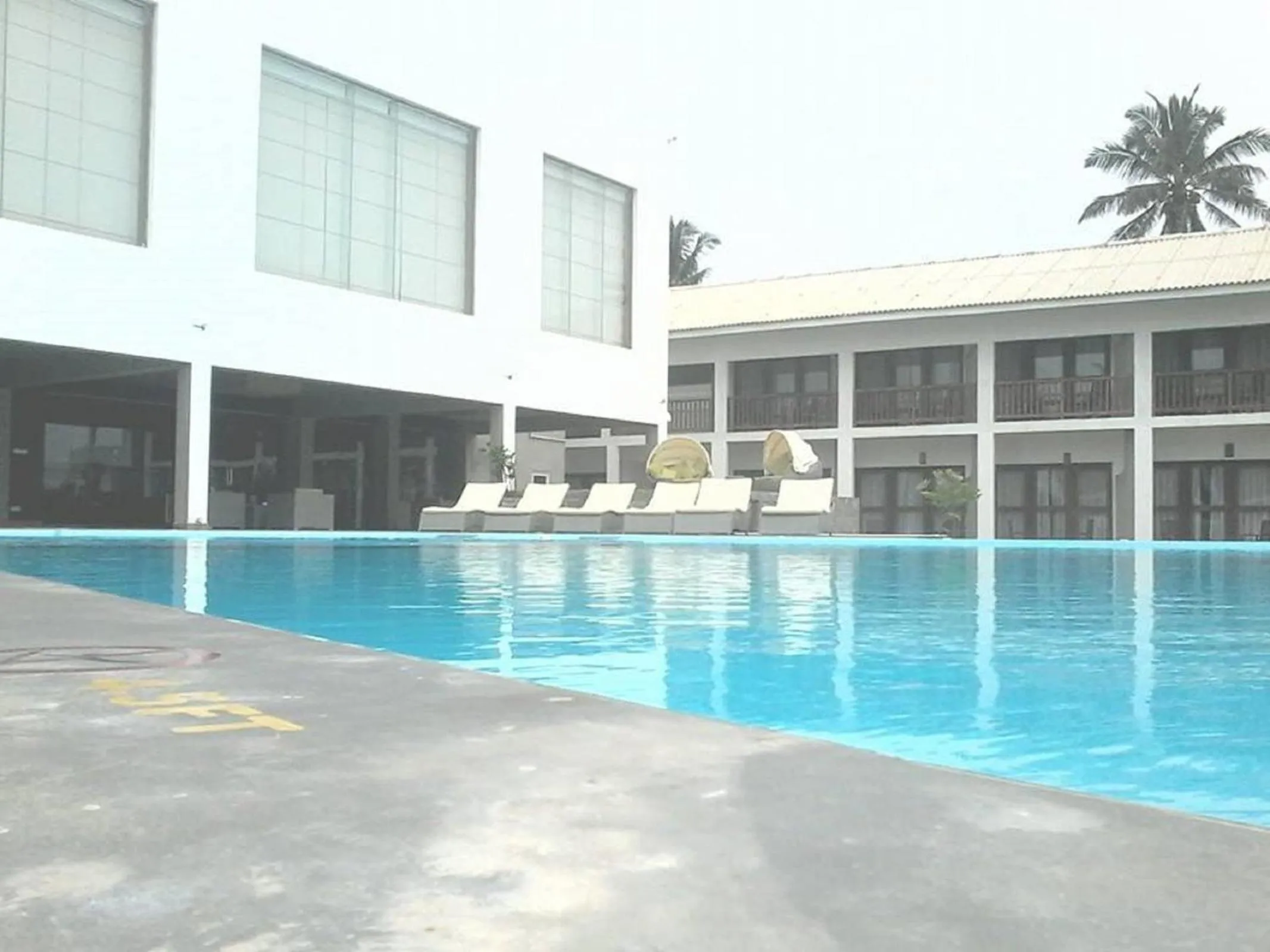 Swimming pool in Avenra Beach Hikkaduwa
