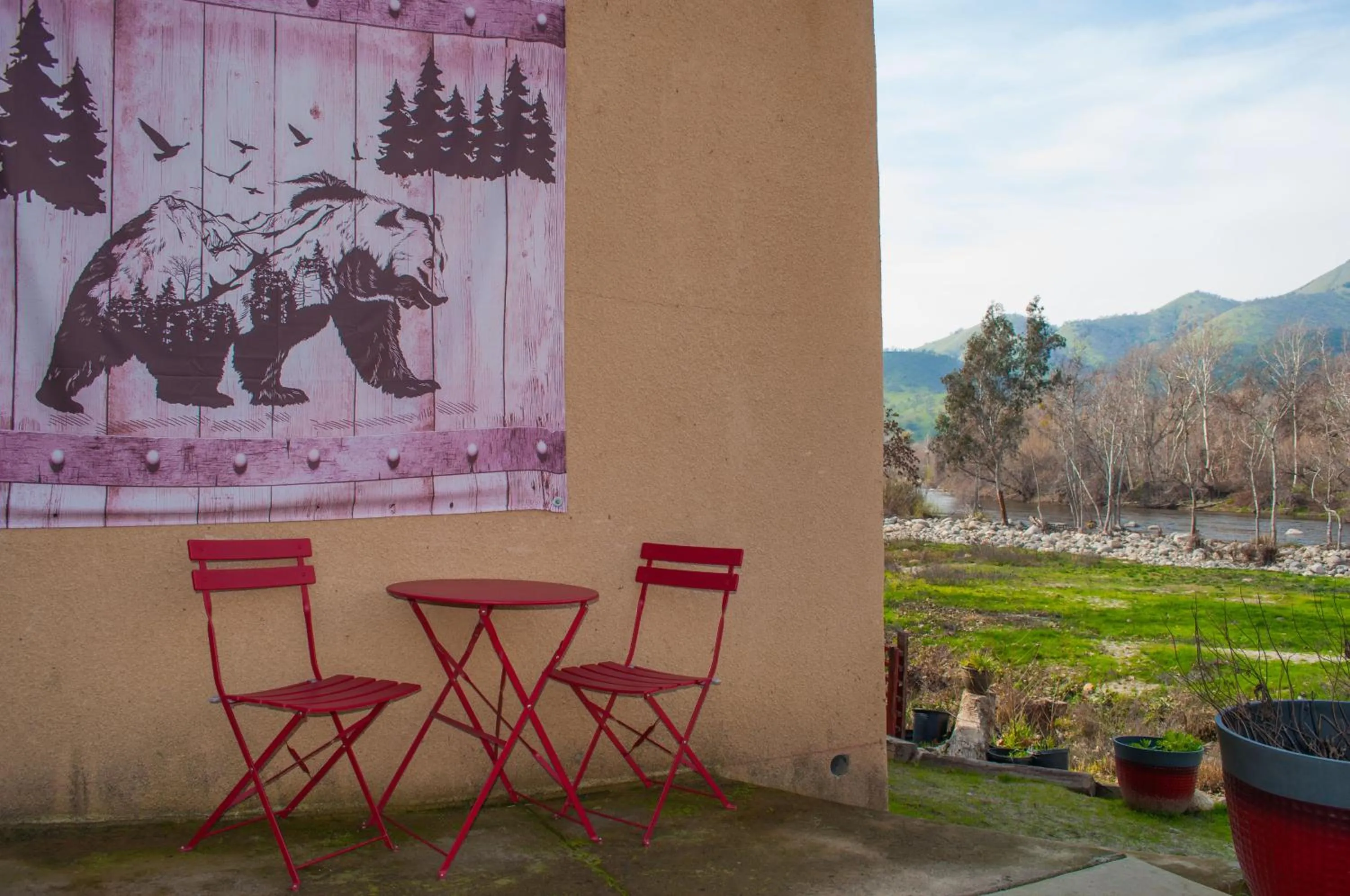 Garden view in Sequoia River Front Cabins