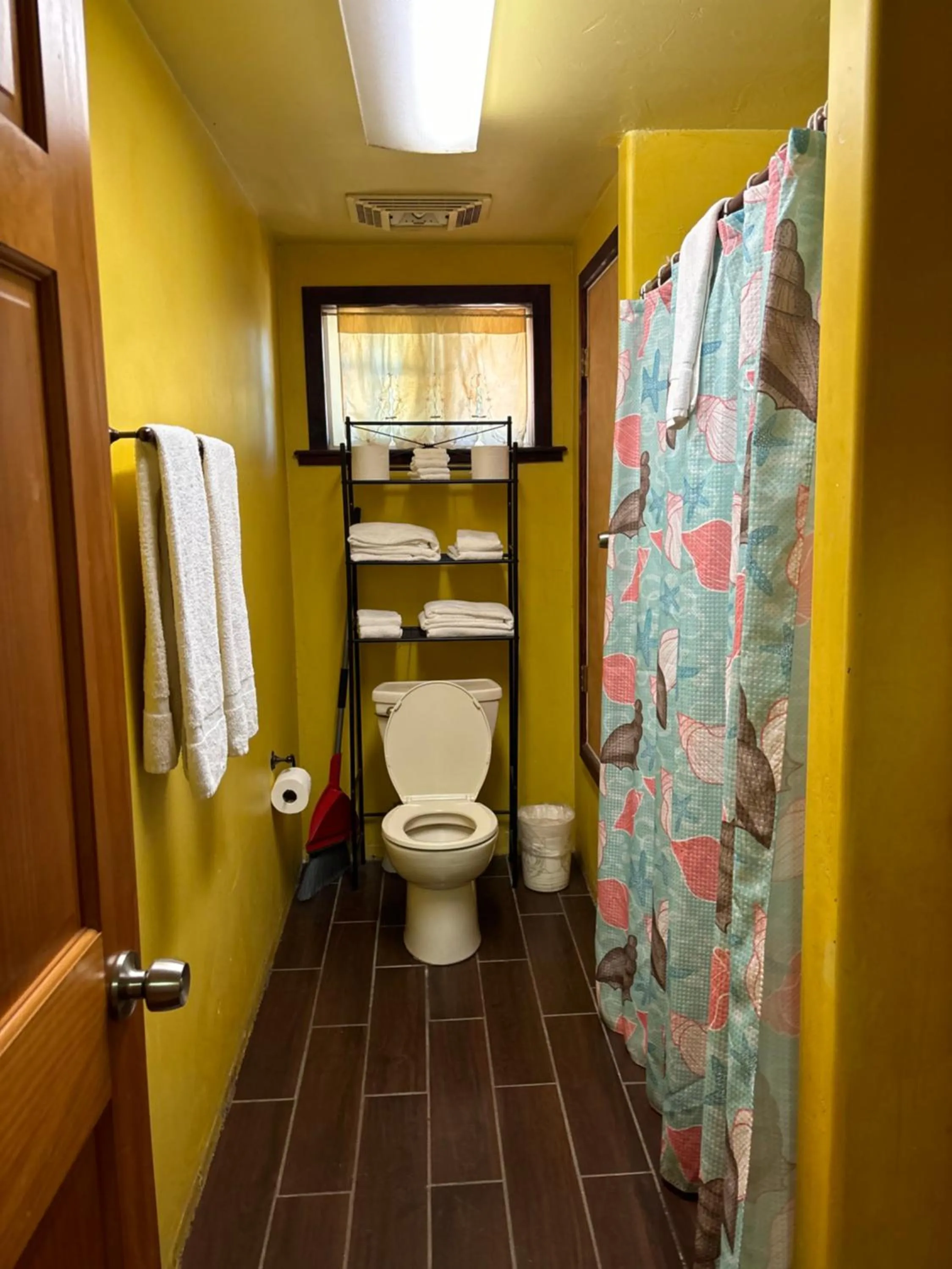 Bathroom in Sequoia River Front Cabins
