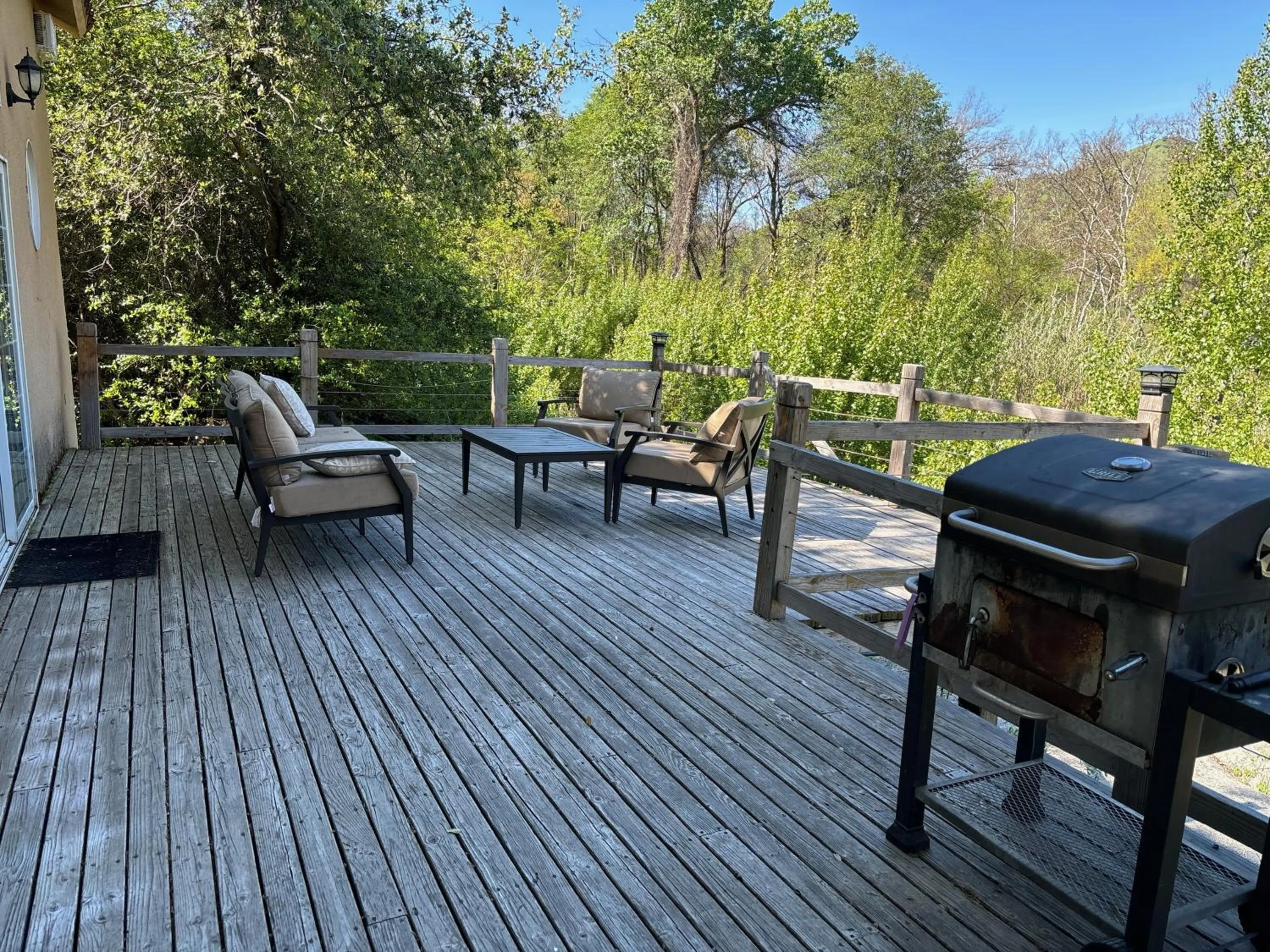 BBQ facilities in Sequoia River Front Cabins