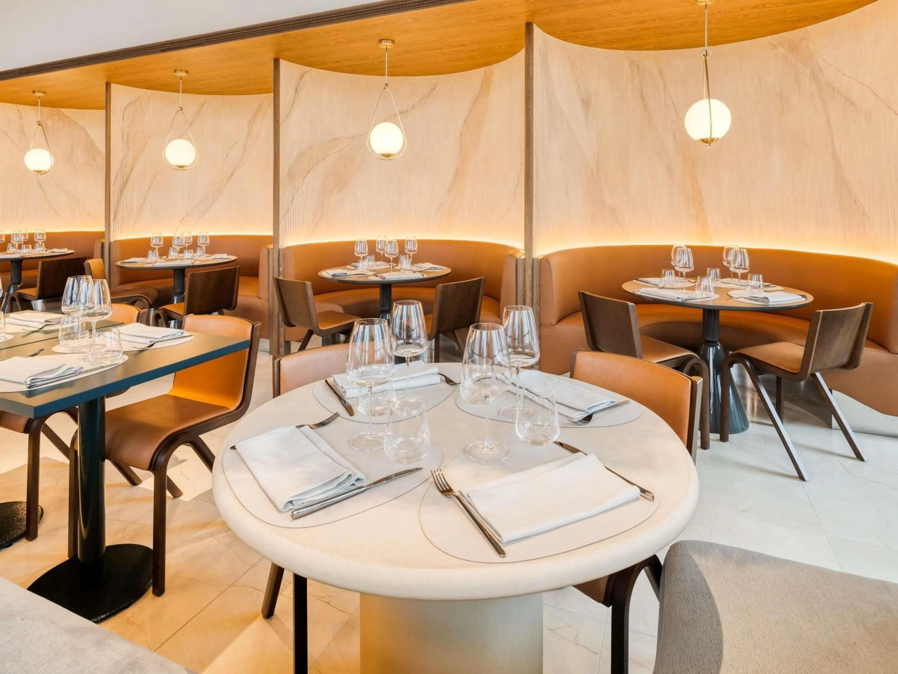 Restaurant/places to eat in Mövenpick hotel Brussels airport