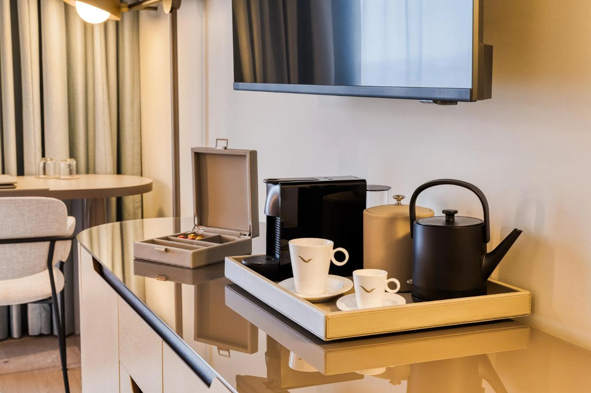 Coffee/tea facilities in Mövenpick hotel Brussels airport