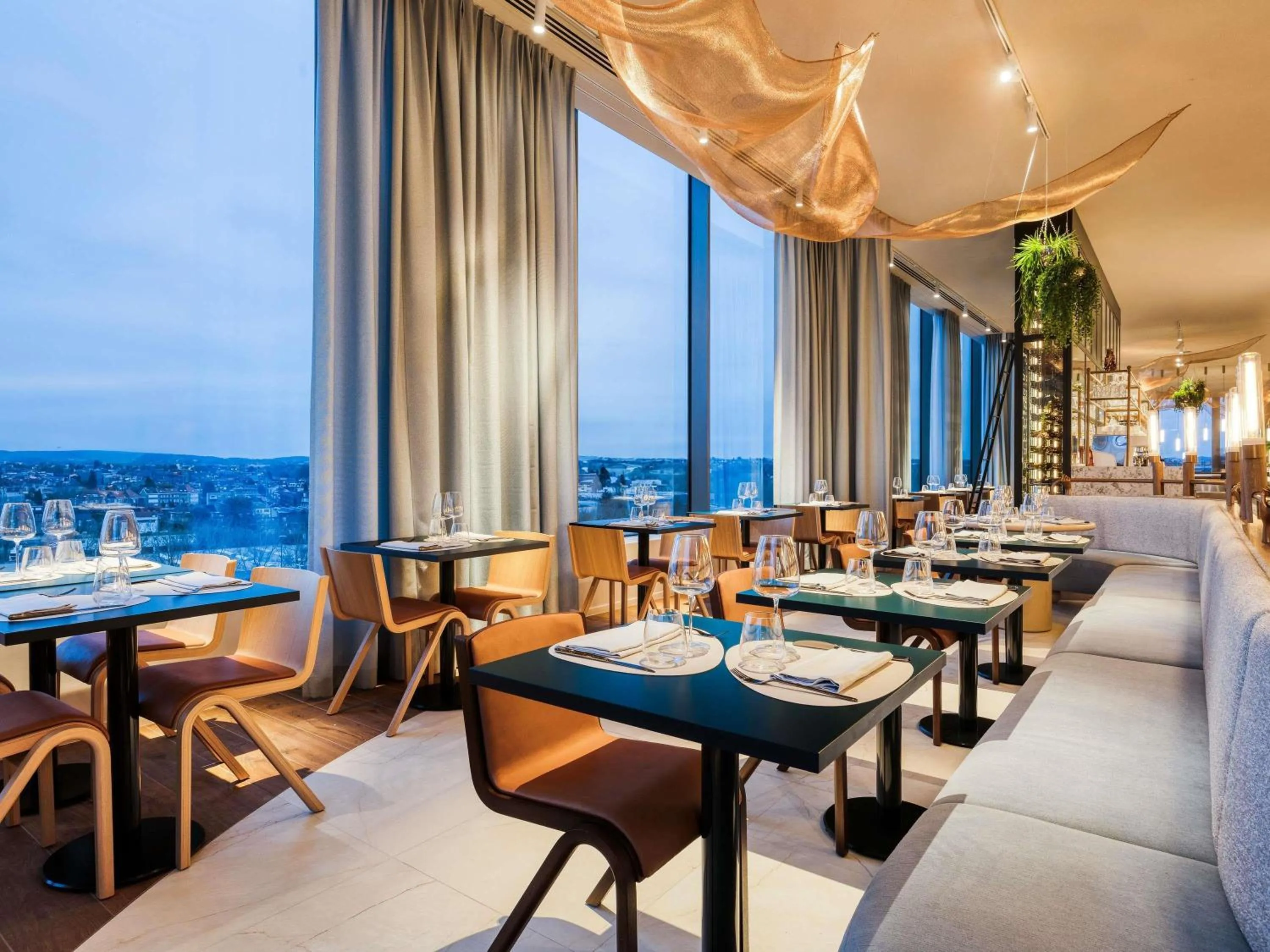 Restaurant/places to eat in Mövenpick Hotel Brussels Airport