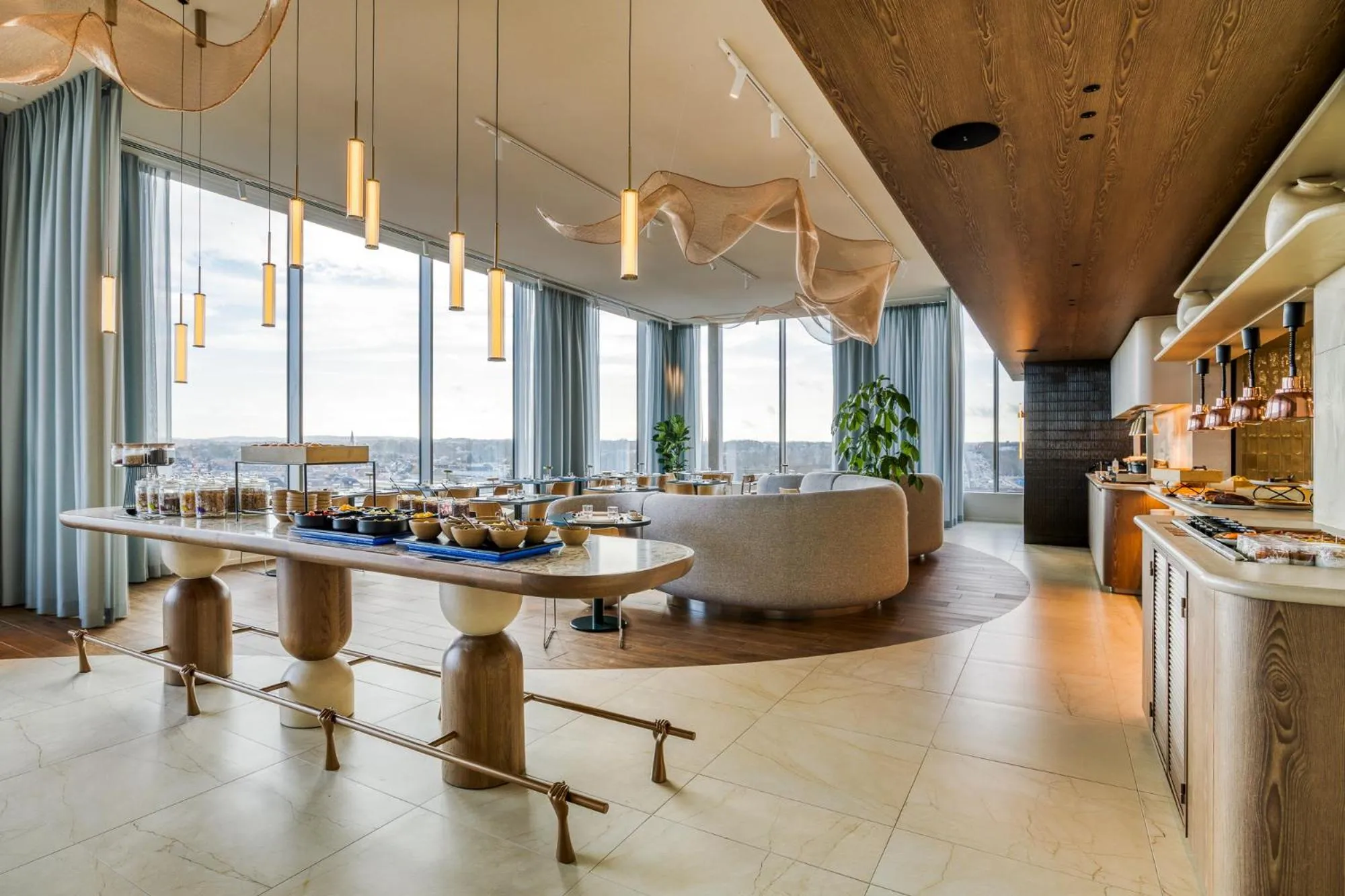 Restaurant/places to eat in Mövenpick hotel Brussels airport