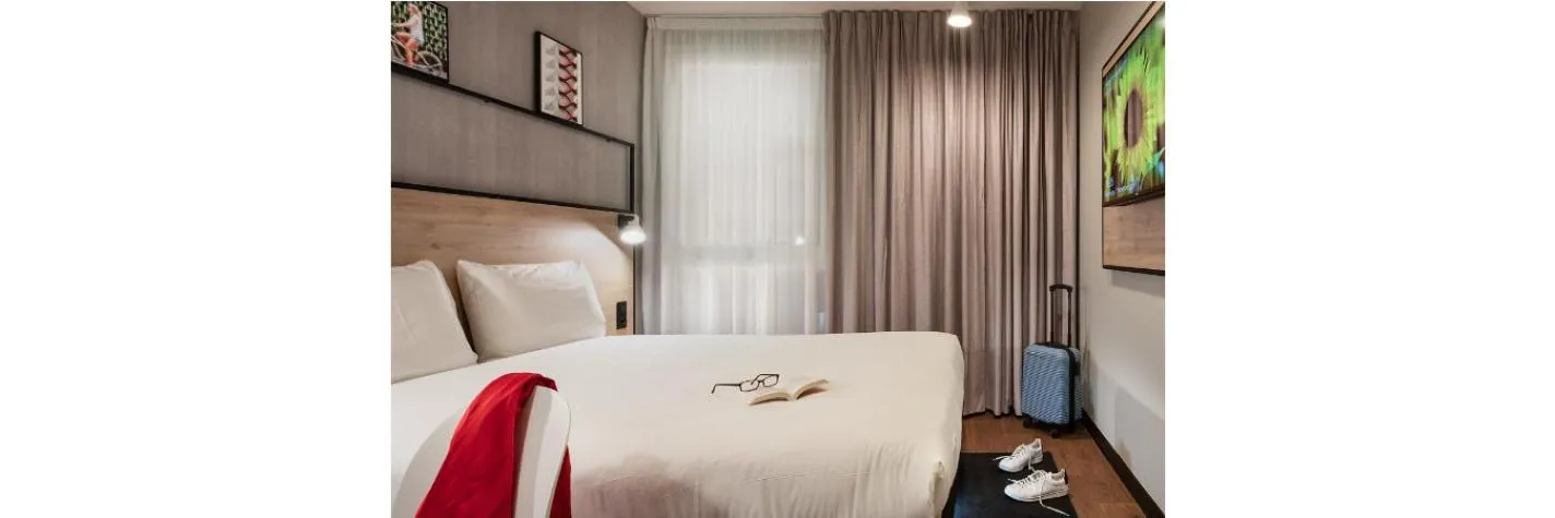 Bed in ibis Acheres St Germain en Laye
