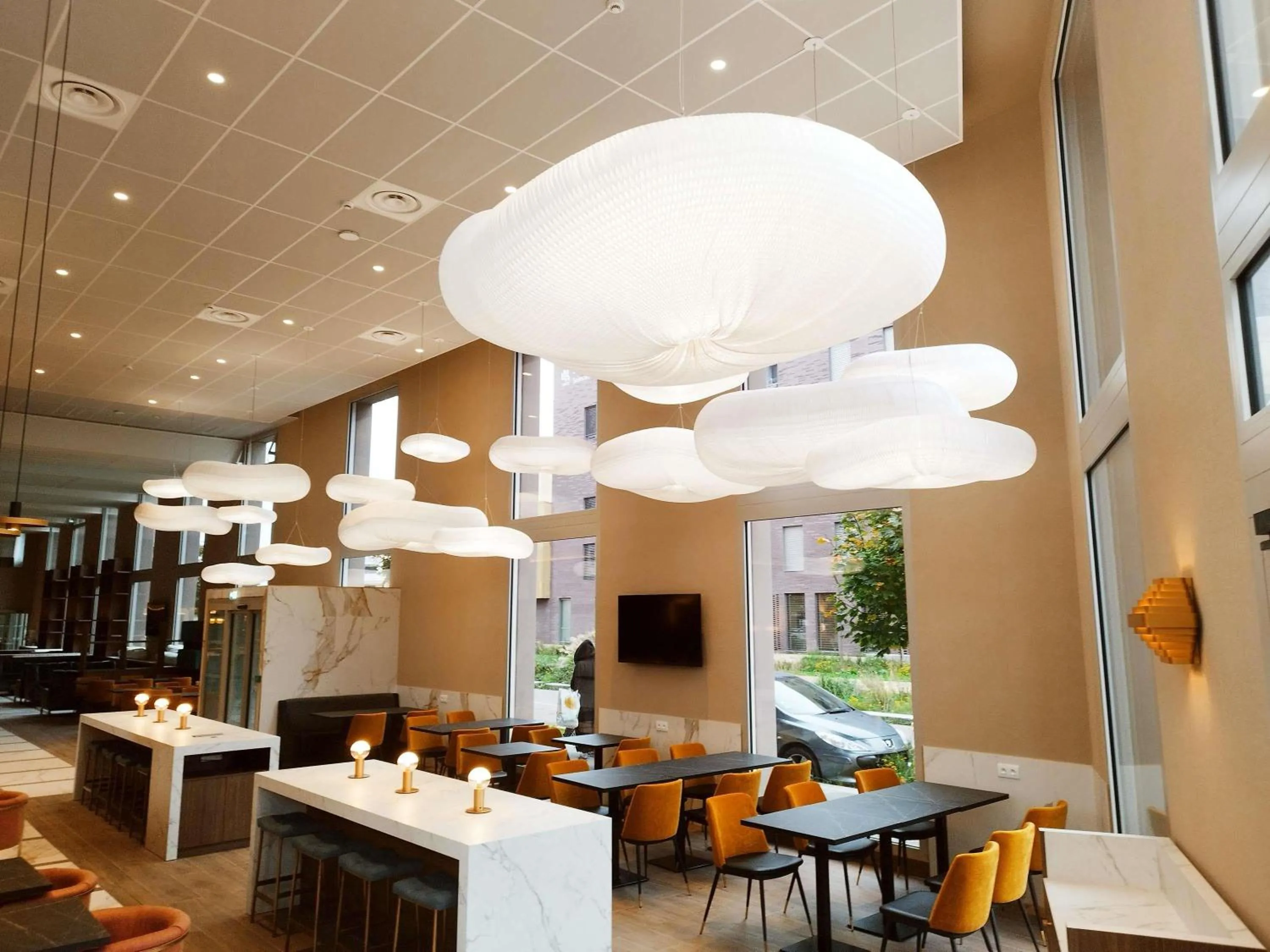 Restaurant/places to eat in ibis Acheres St Germain en Laye