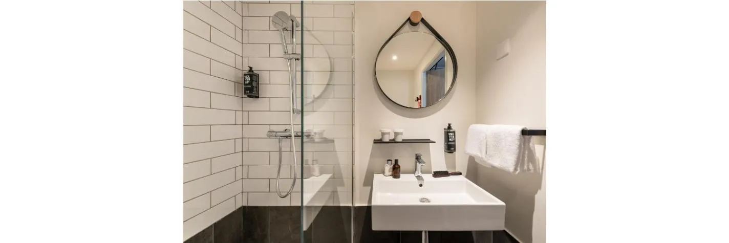 Bathroom in ibis Acheres St Germain en Laye