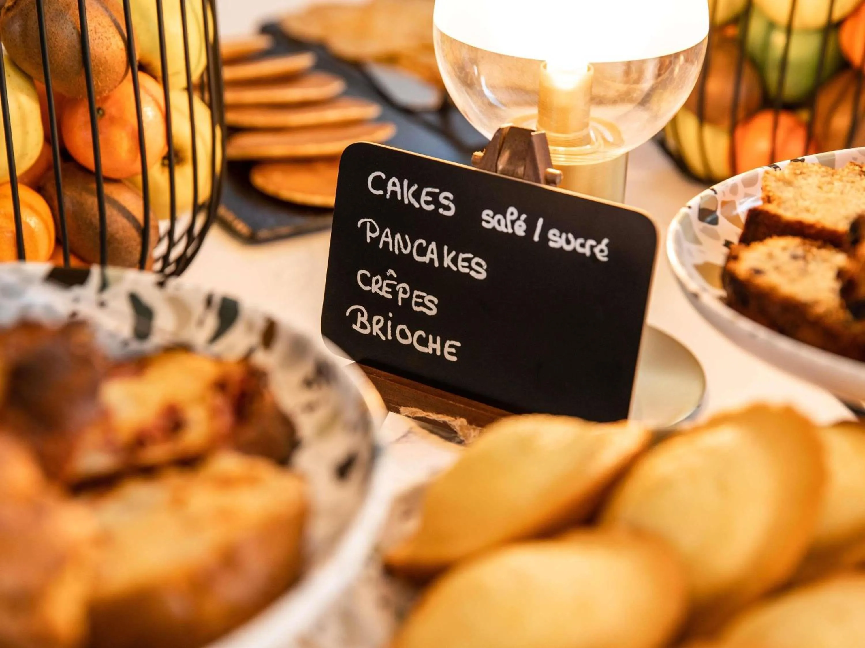 Breakfast in ibis Acheres St Germain en Laye