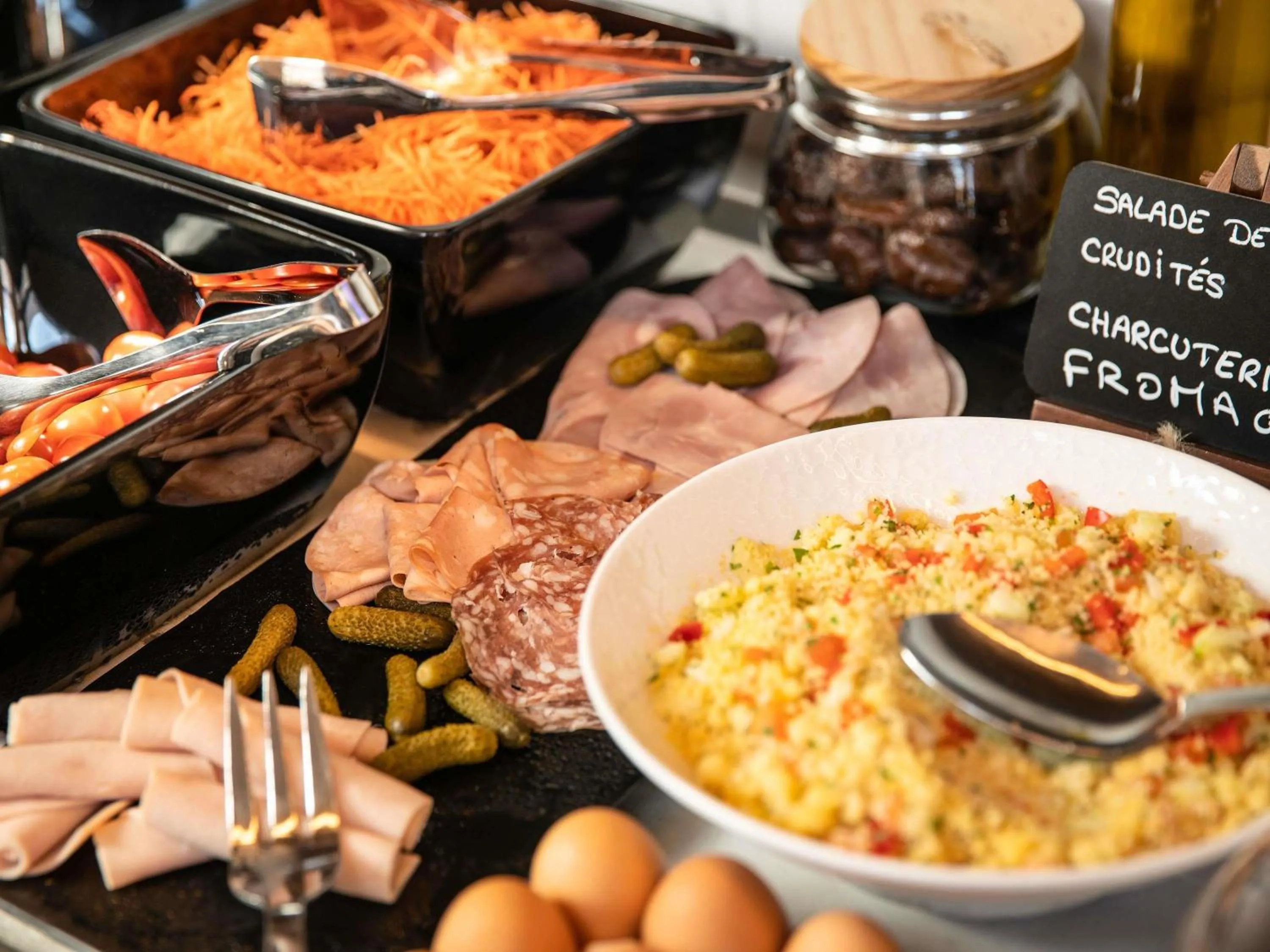 Breakfast in ibis Acheres St Germain en Laye