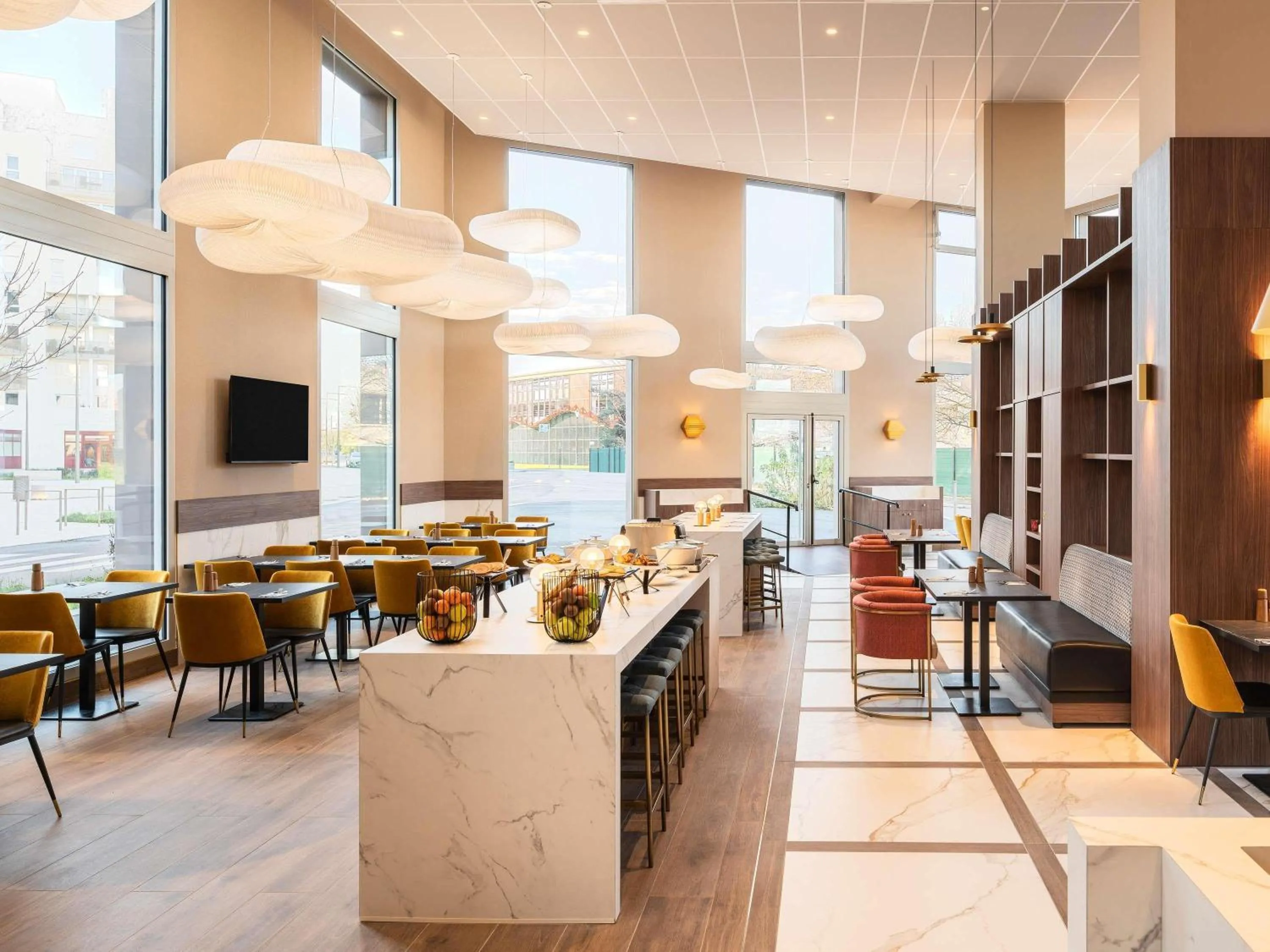 Breakfast in Mercure Achères St Germain en Laye