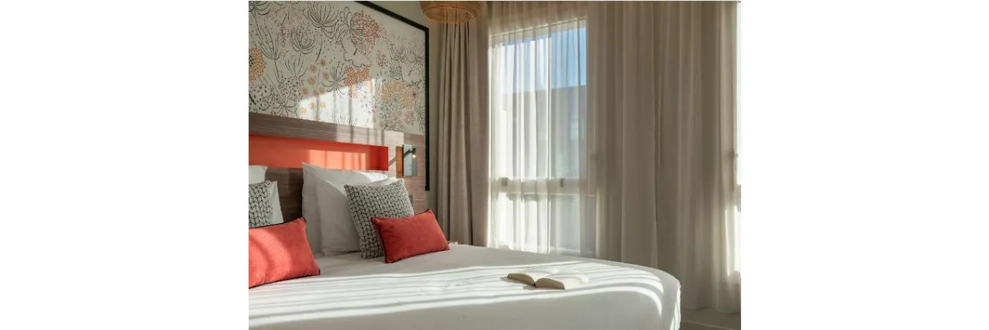 Bed in Mercure Achères St Germain en Laye