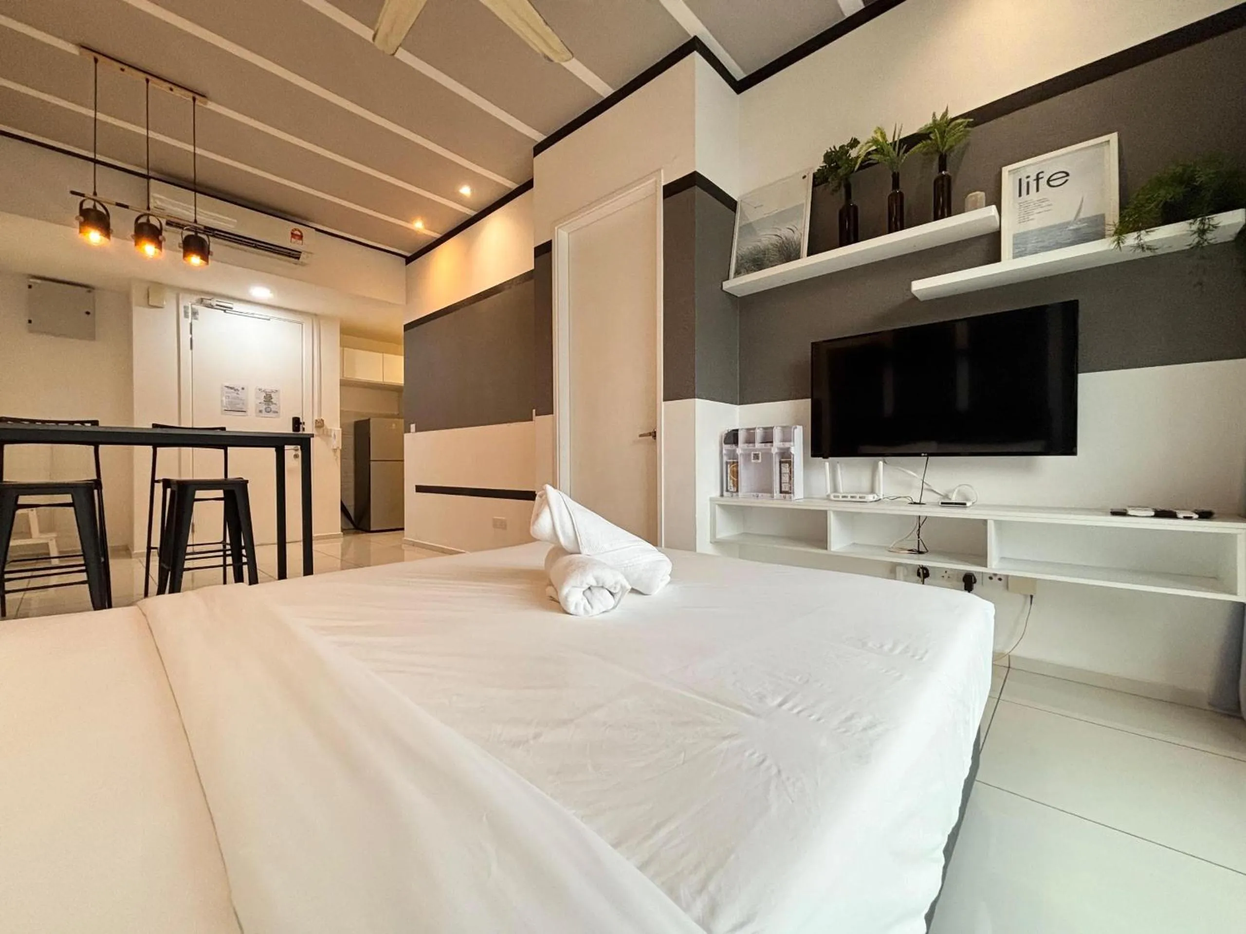 Bed in The Robertson-Bukit Bintang by PILLOWTALKS