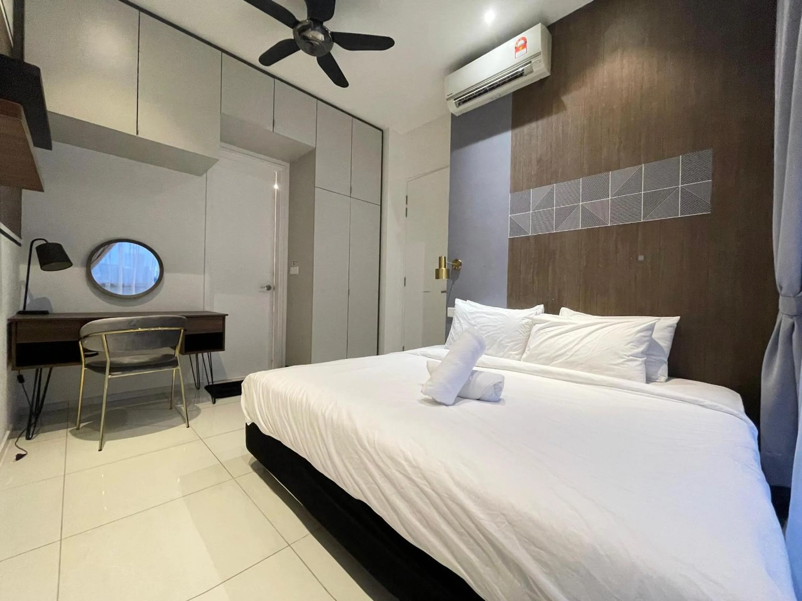 Bed in The Robertson-Bukit Bintang by PILLOWTALKS