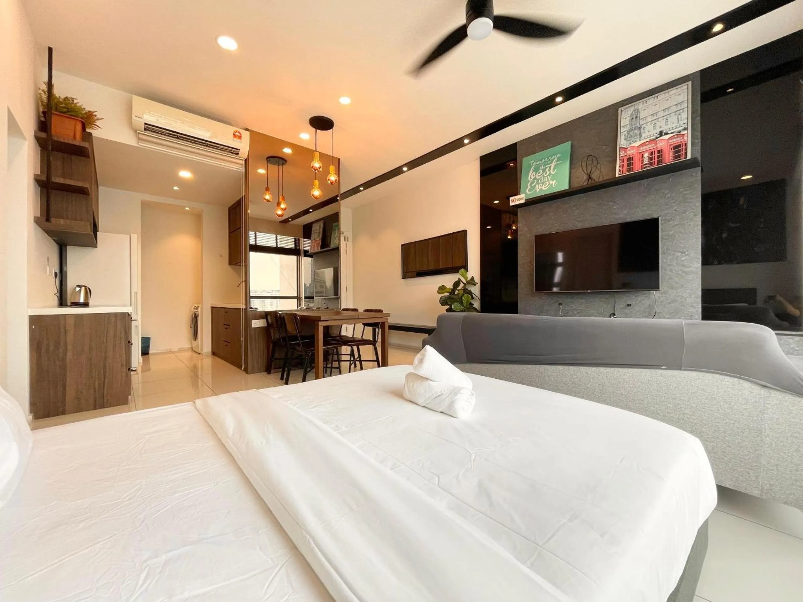 Bed in The Robertson-Bukit Bintang by PILLOWTALKS