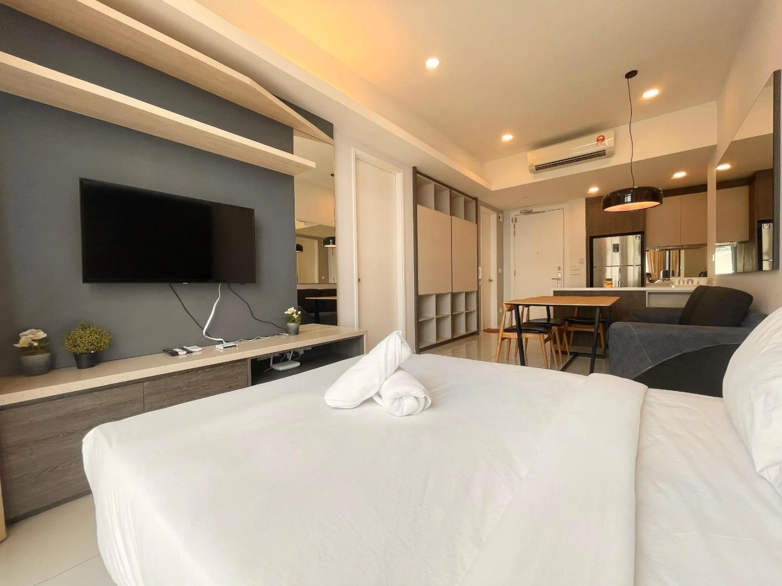 Bed in The Robertson-Bukit Bintang by PILLOWTALKS