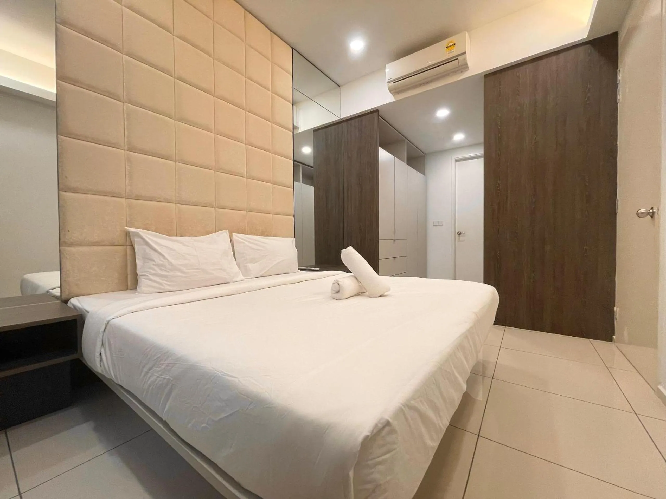 Bed in The Robertson-Bukit Bintang by PILLOWTALKS