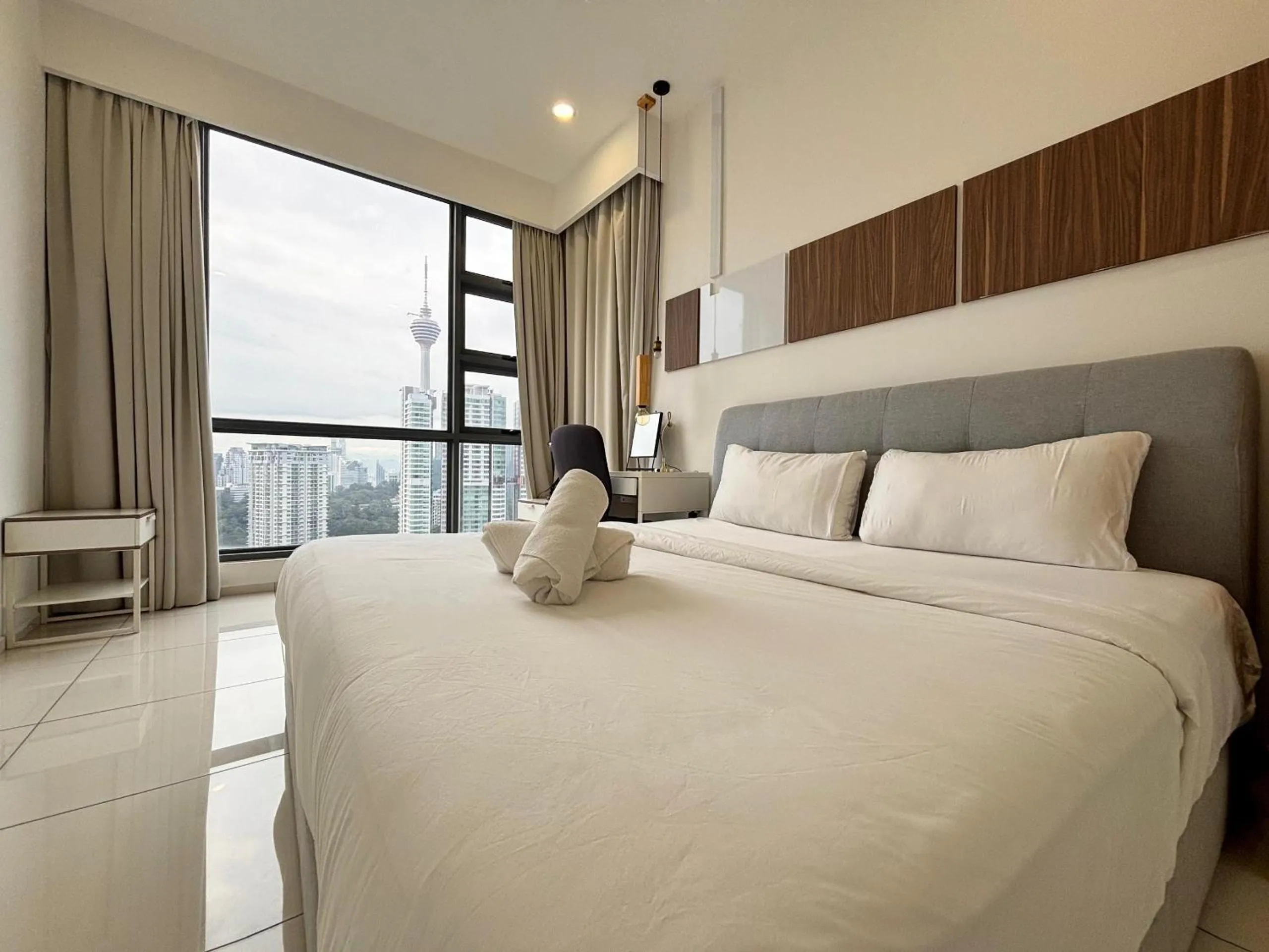 Bed in The Robertson-Bukit Bintang by PILLOWTALKS
